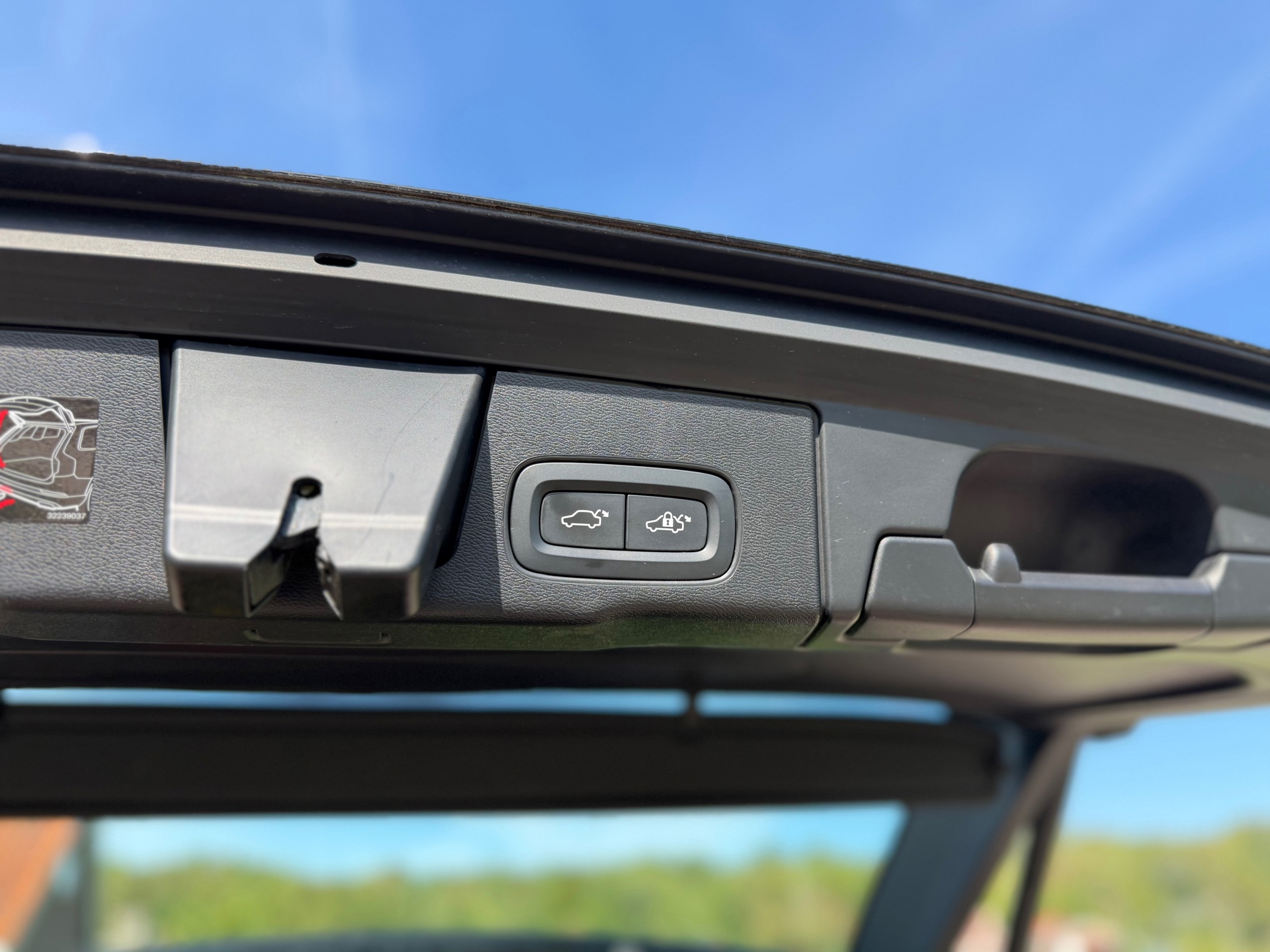 Volvo XC60 2.0 T8 Twin Engine AWD Momentum Pro (2020), foto 26