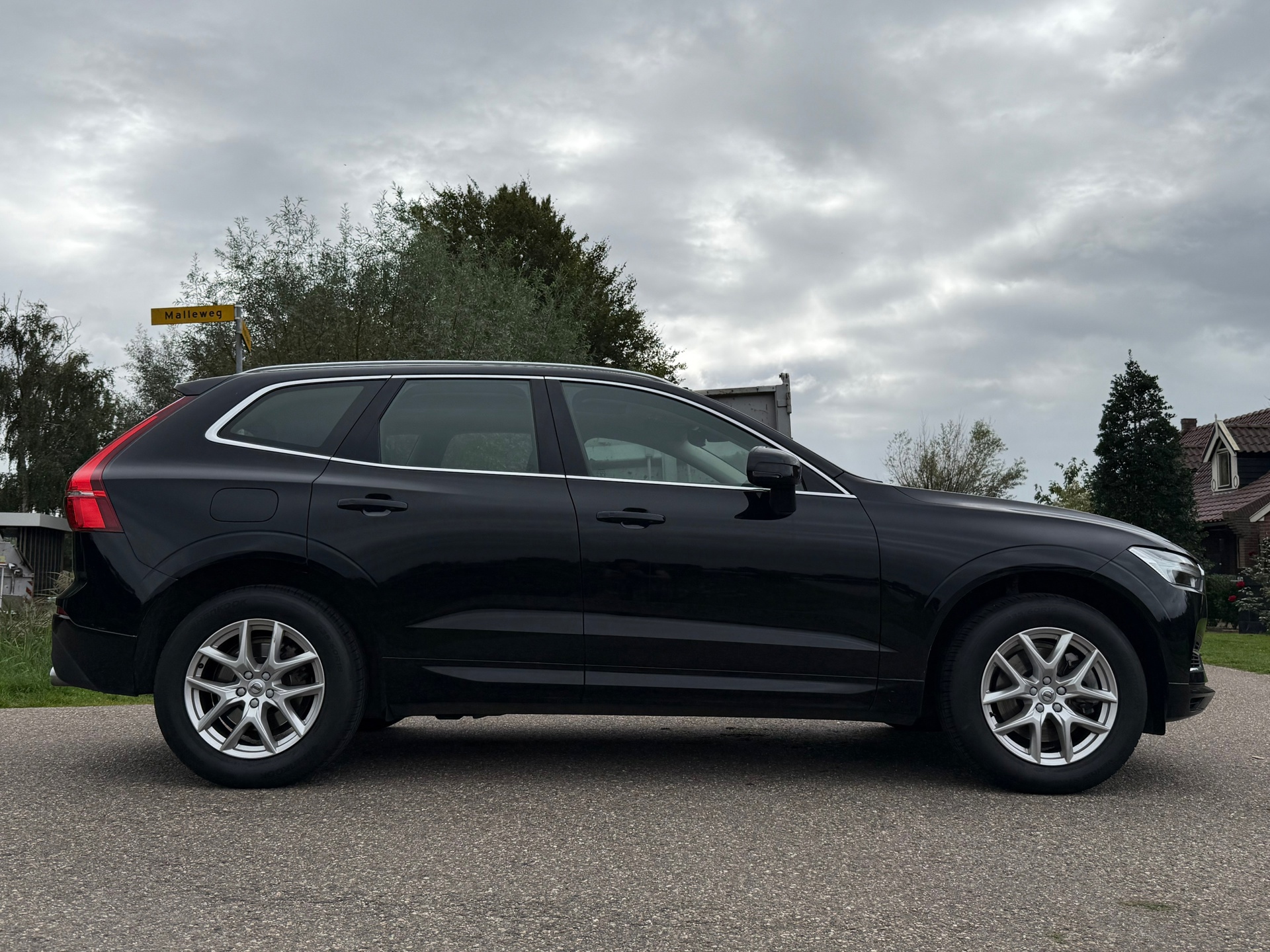 Volvo XC60 2.0 T8 Twin Engine AWD Momentum Pro (2020), foto 31
