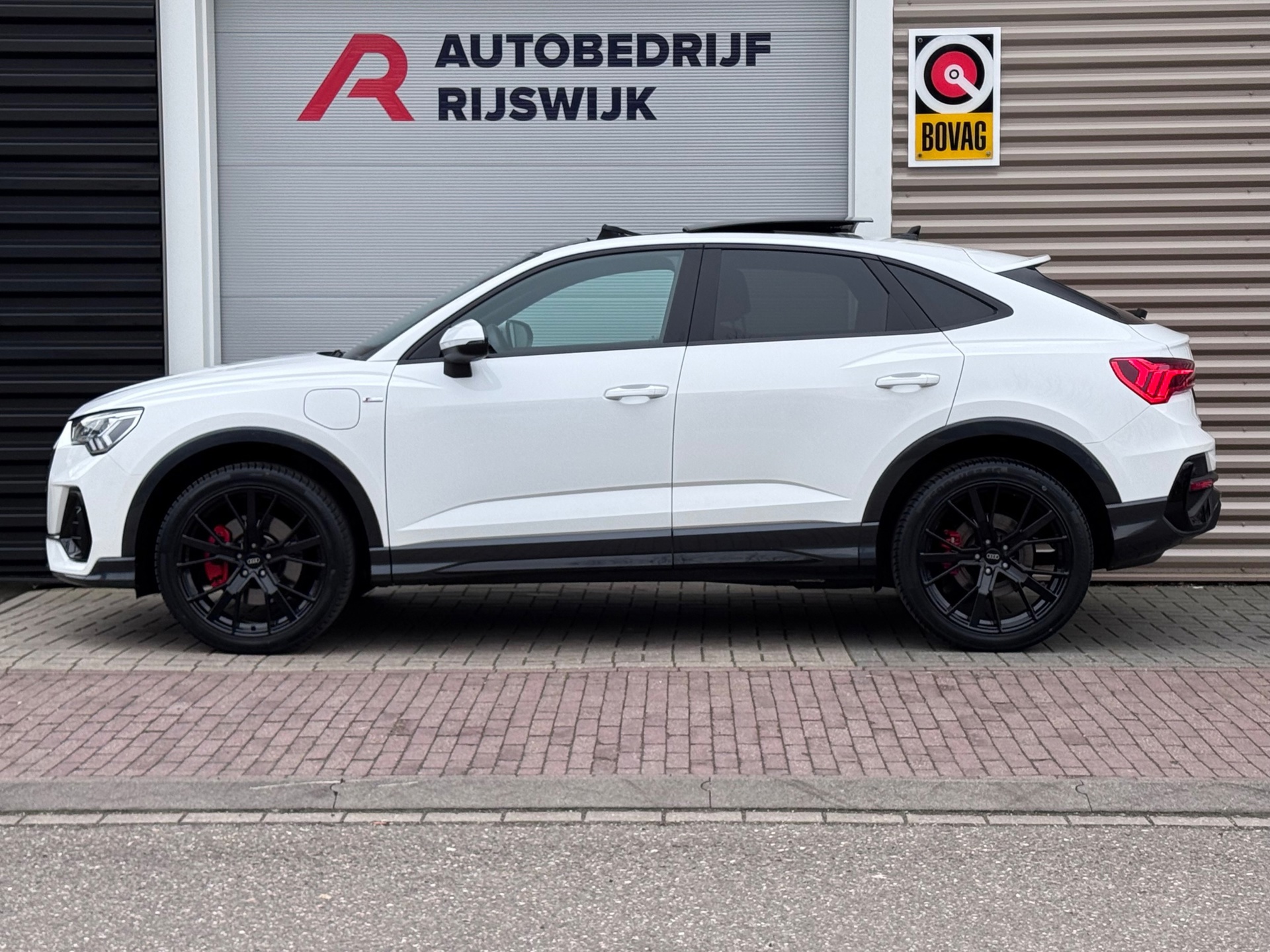 Audi Q3 Sportback 45 TFSI e S Edition (2023), foto 2