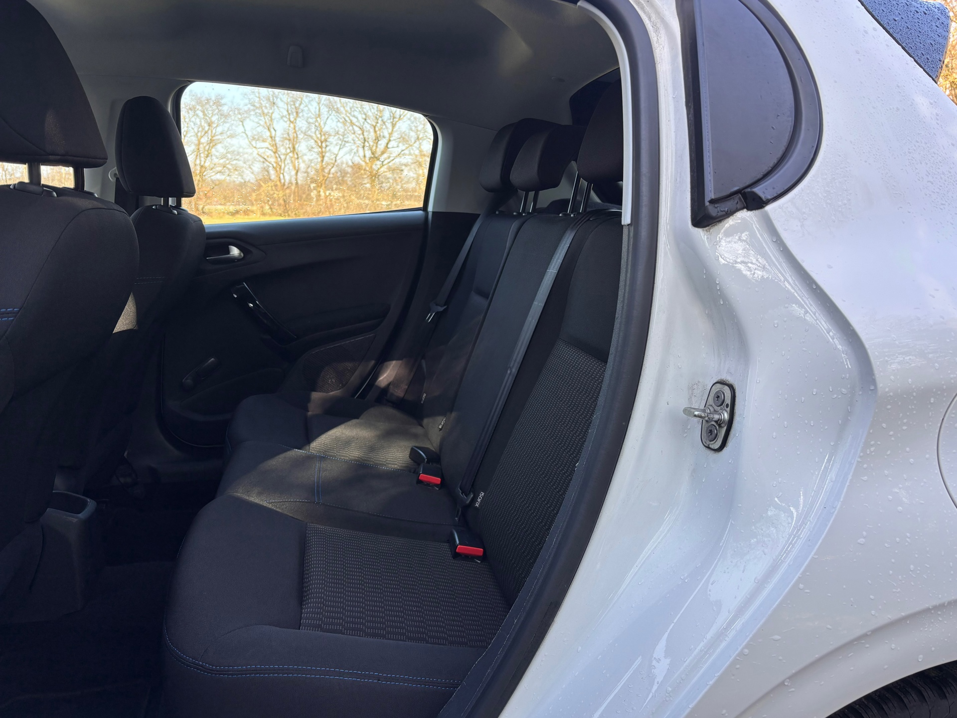 Peugeot 208 1.2 PureTech Signature (2019), foto 12