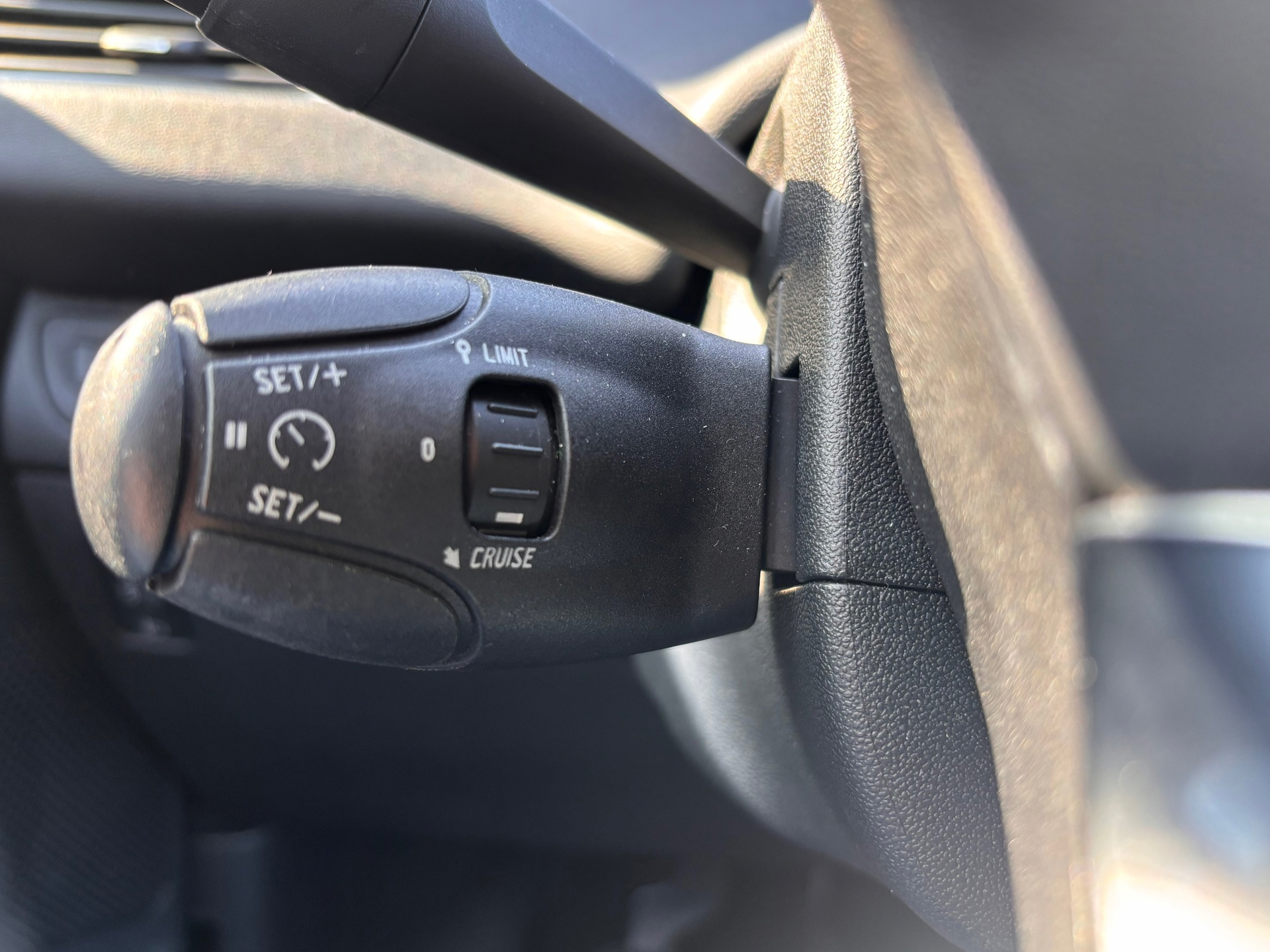 Peugeot 208 1.2 PureTech Signature (2019), foto 20