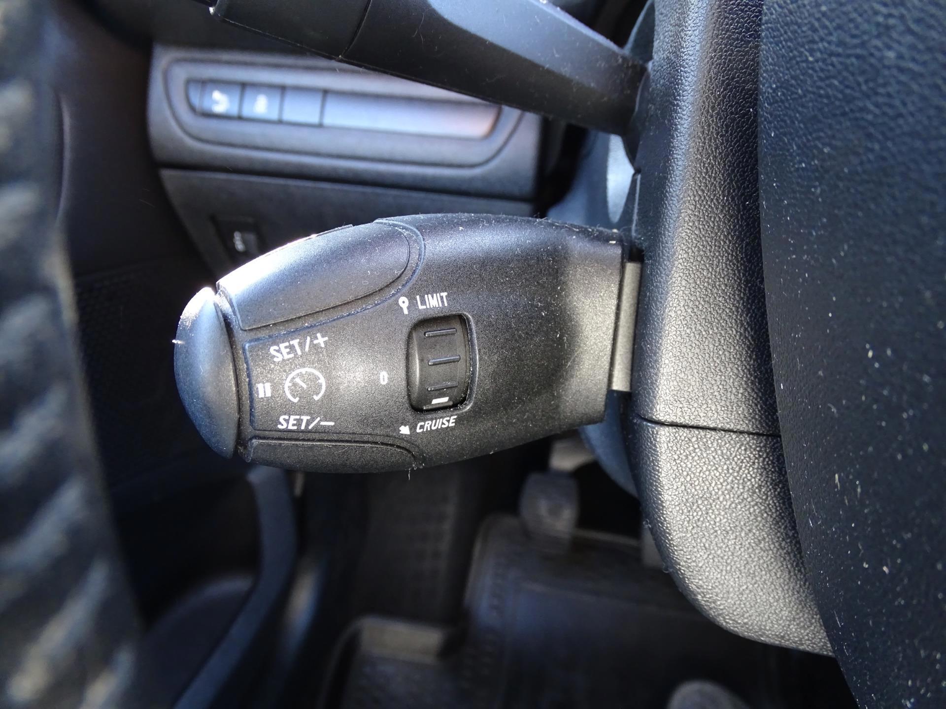 Peugeot 2008 1.2 PureTech Allure (2016), foto 14