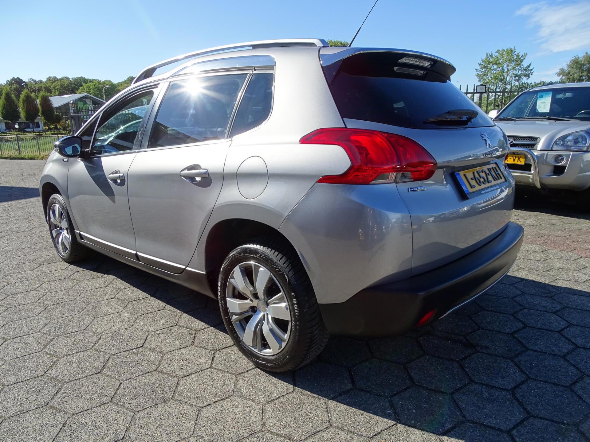 Peugeot 2008 1.2 PureTech Allure (2016), foto 4