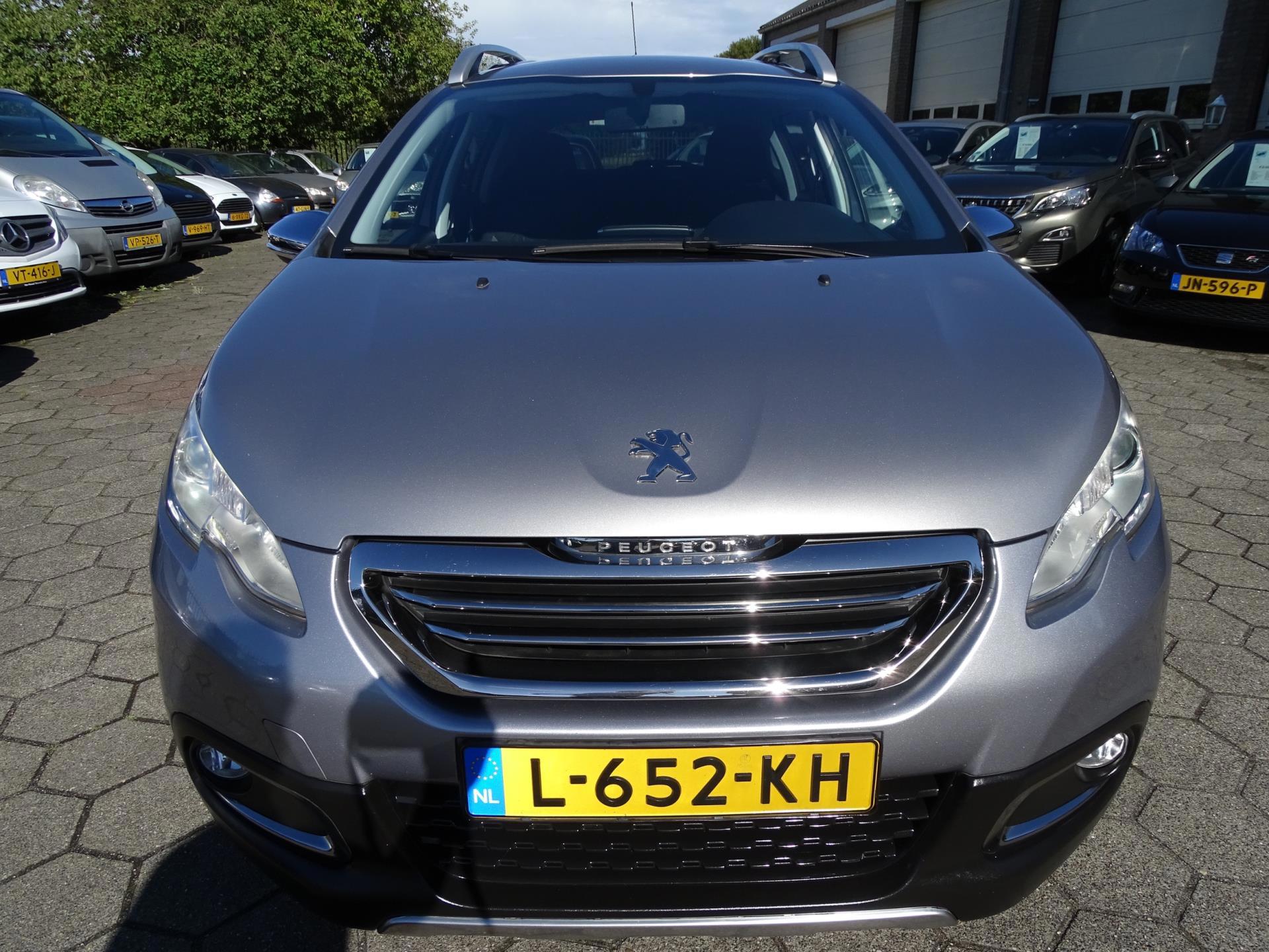 Peugeot 2008 1.2 PureTech Allure (2016), foto 5