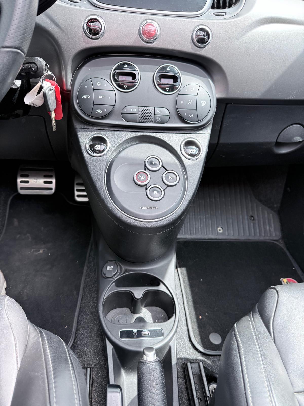 Fiat 500 1.4 T-Jet Abarth 595 Pista Turismo 70th Anniversary (2018), foto 13