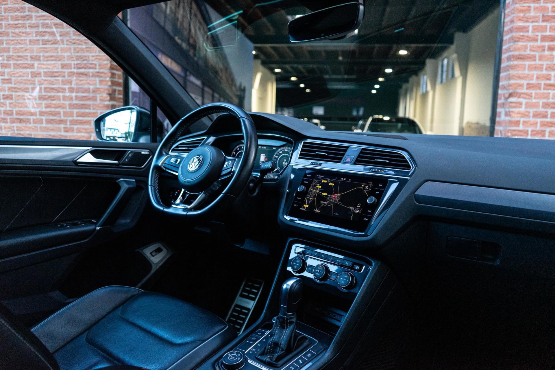 Volkswagen Tiguan 2.0 TSI 4Motion R-Line (2018), foto 16