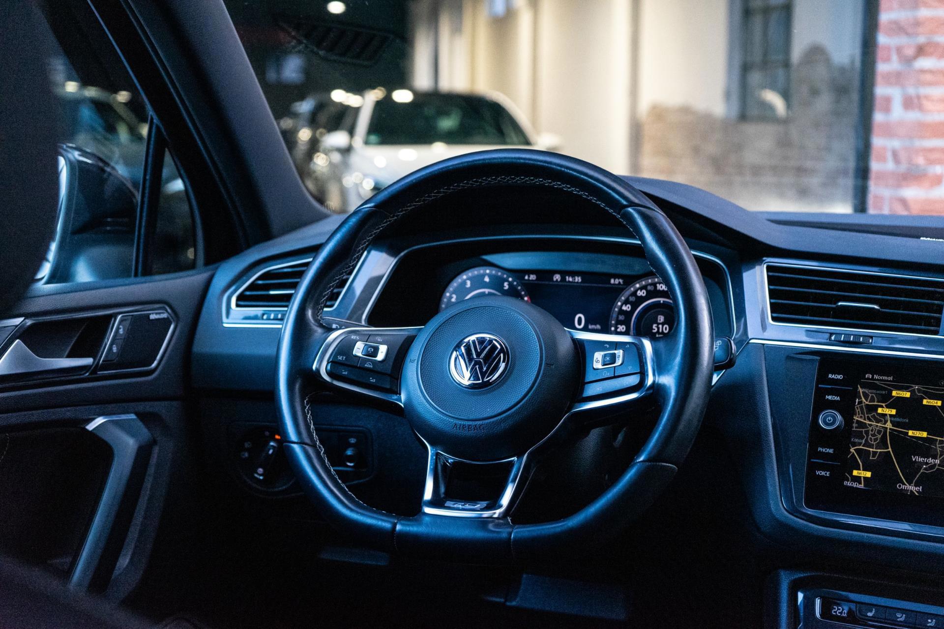 Volkswagen Tiguan 2.0 TSI 4Motion R-Line (2018), foto 17