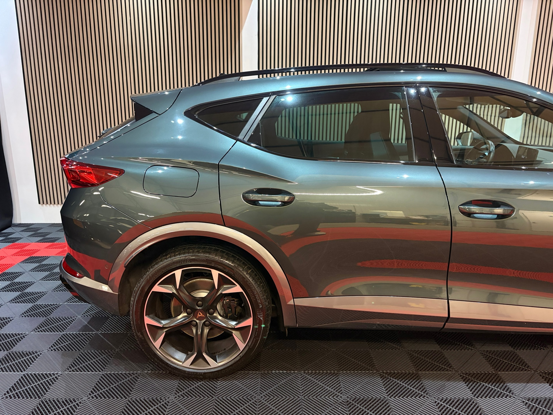 CUPRA Formentor 1.4 e-Hybrid VZ Performance (2022), foto 4