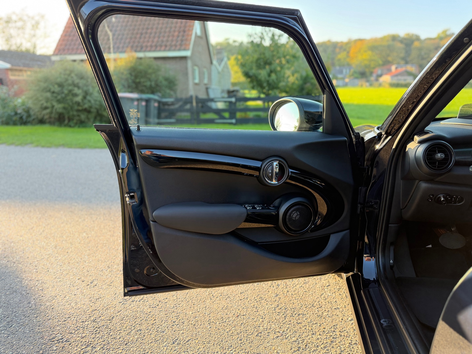 Mini 5-Deurs 1.5 Cooper 60 Years Edition (2020), foto 11