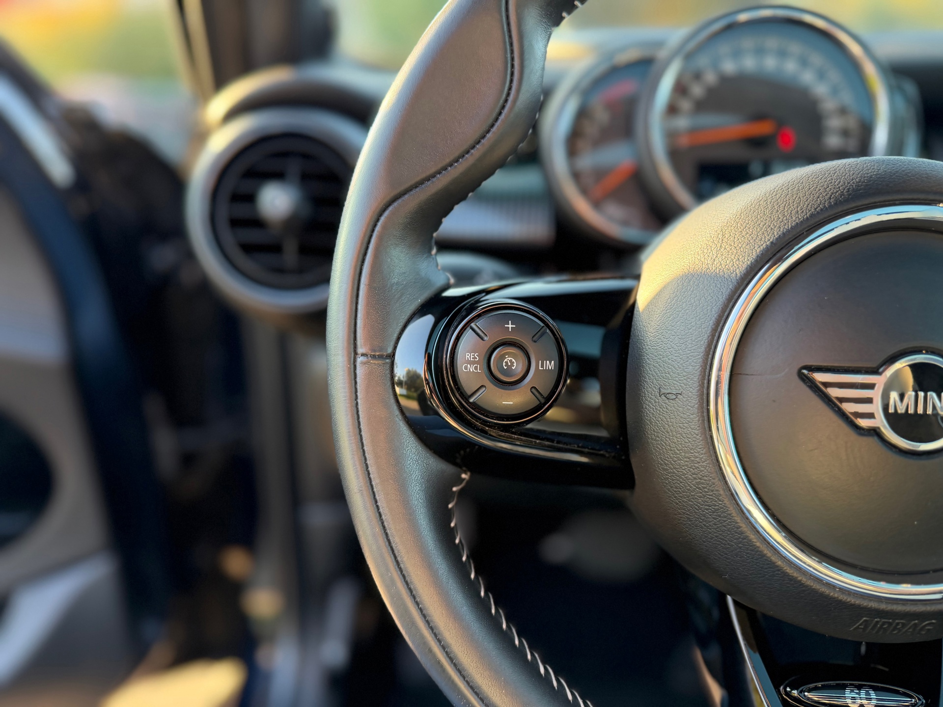 Mini 5-Deurs 1.5 Cooper 60 Years Edition (2020), foto 13