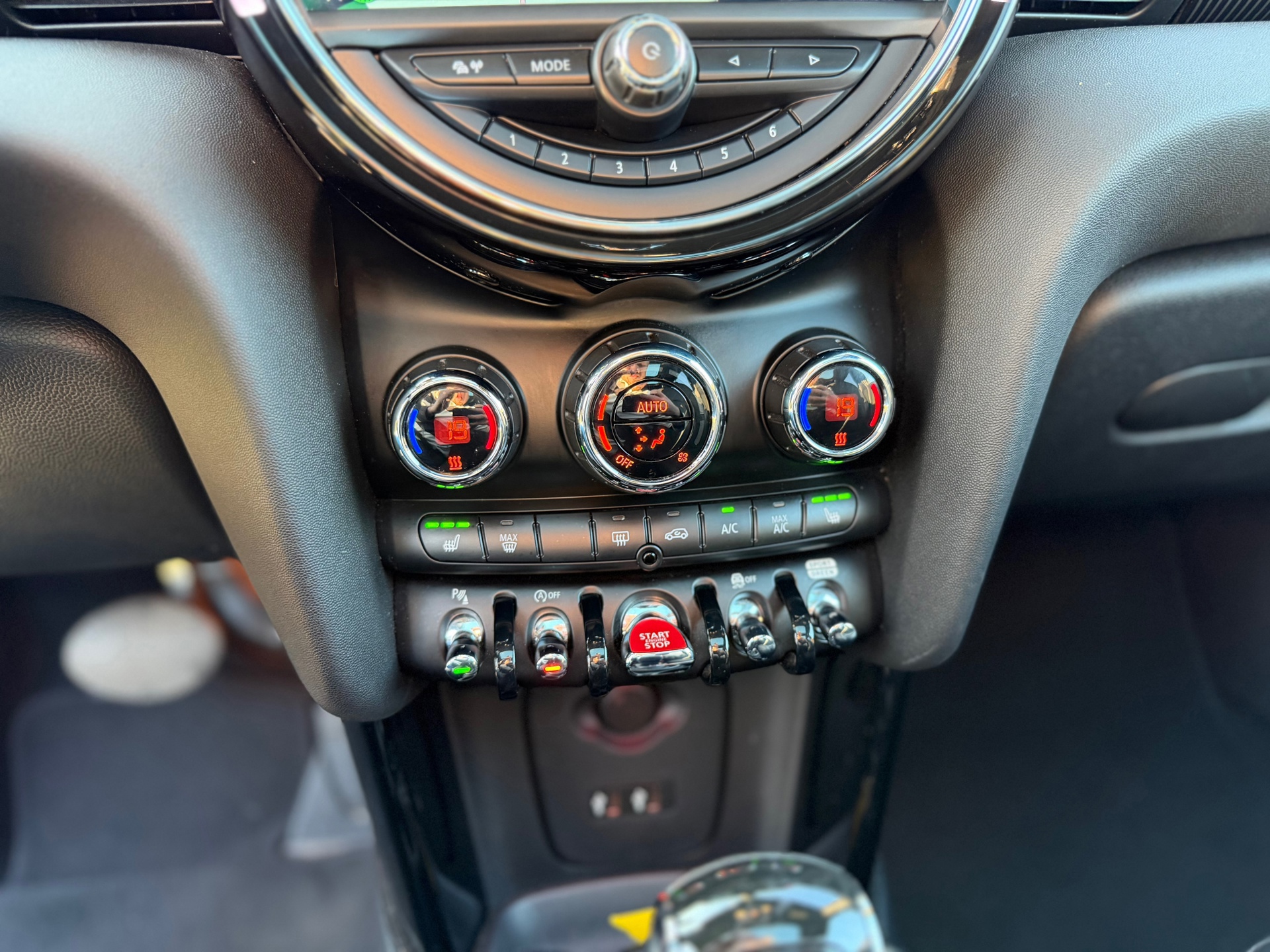 Mini 5-Deurs 1.5 Cooper 60 Years Edition (2020), foto 19