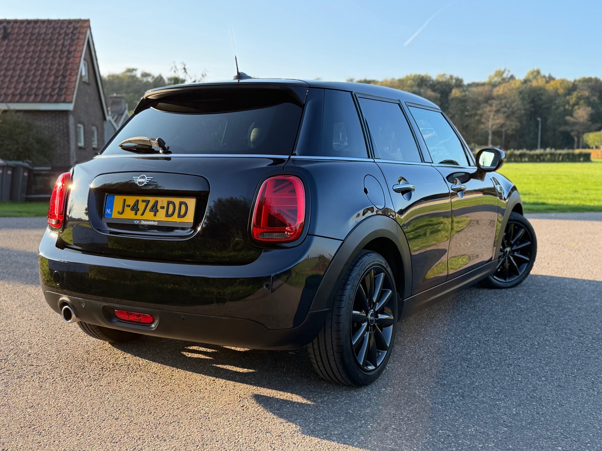 Mini 5-Deurs 1.5 Cooper 60 Years Edition (2020), foto 3