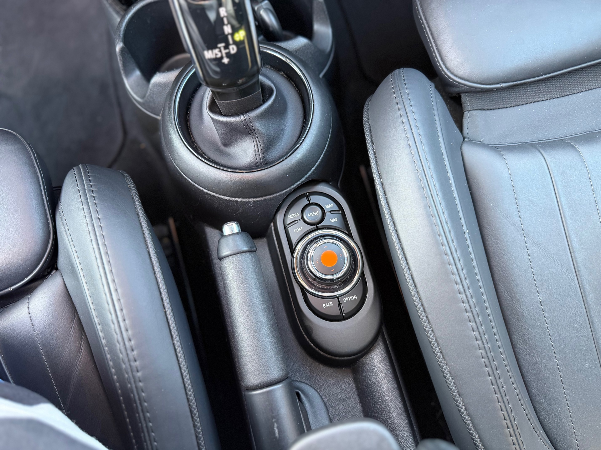 Mini 5-Deurs 1.5 Cooper 60 Years Edition (2020), foto 21