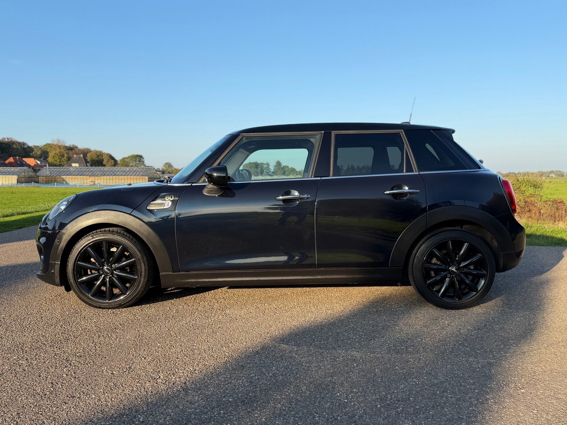 Mini 5-Deurs 1.5 Cooper 60 Years Edition (2020), foto 9