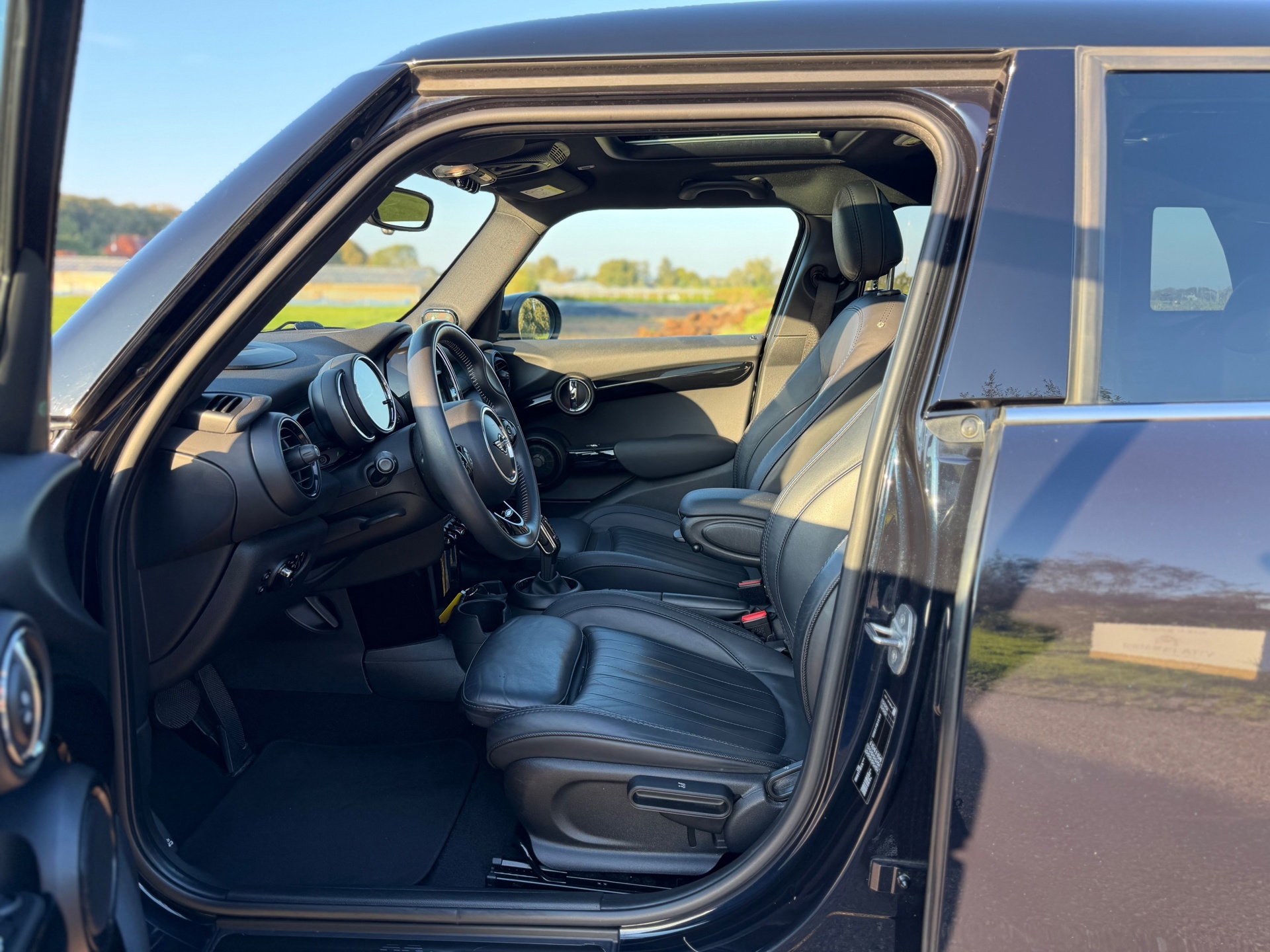 Mini 5-Deurs 1.5 Cooper 60 Years Edition (2020), foto 10
