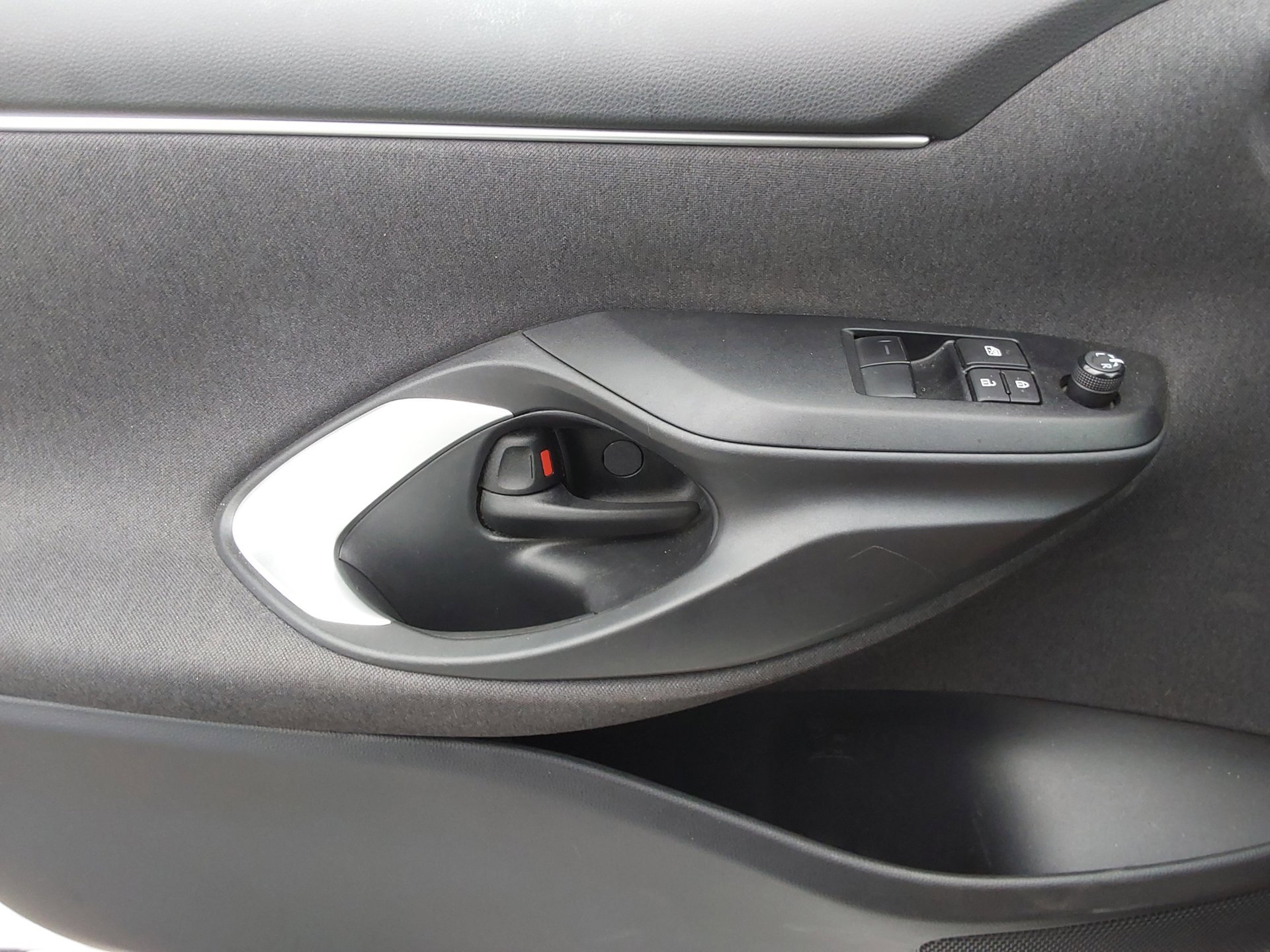 Toyota Yaris 1.5 Hybrid Active (2022), foto 13