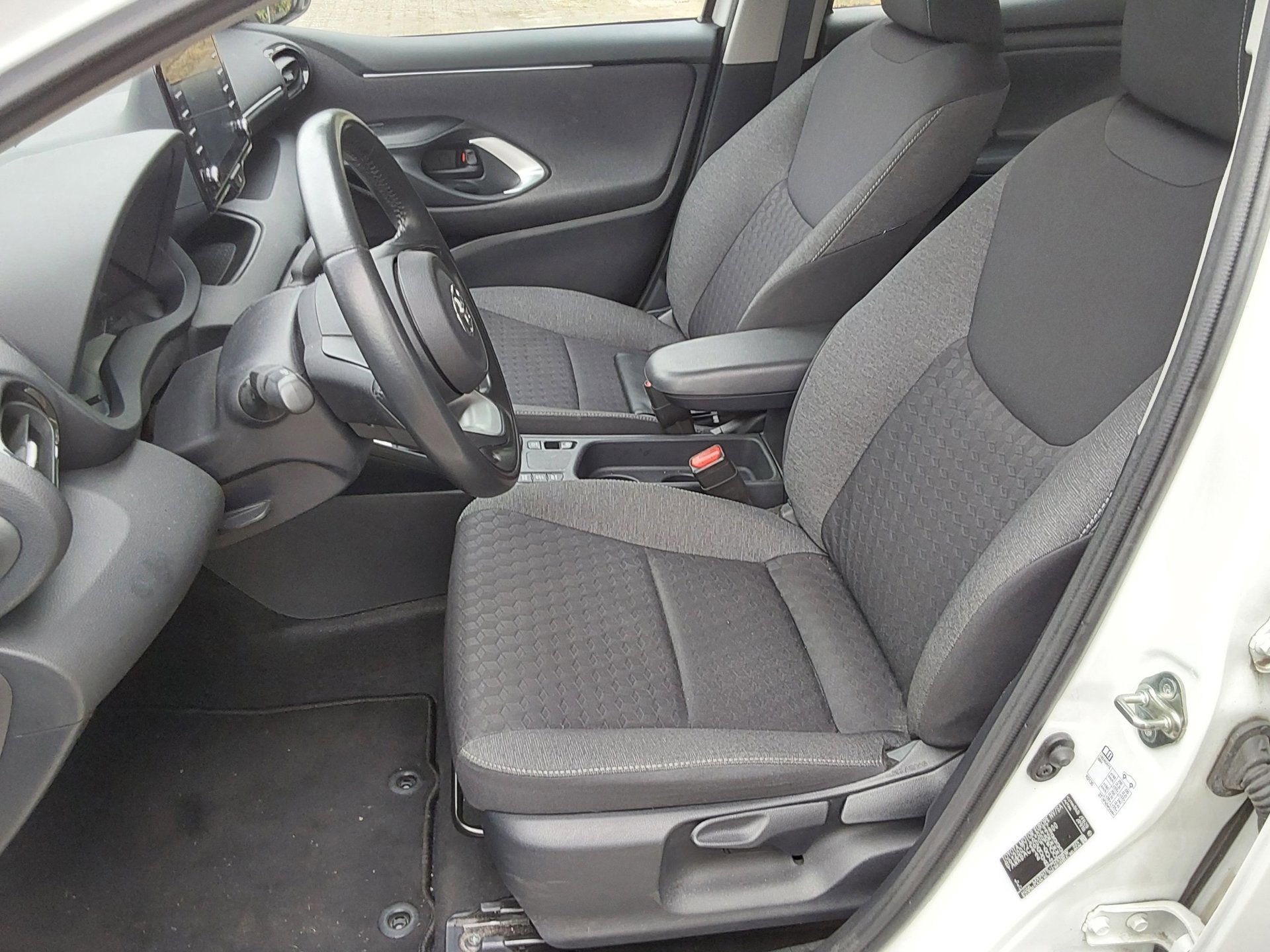 Toyota Yaris 1.5 Hybrid Active (2022), foto 7