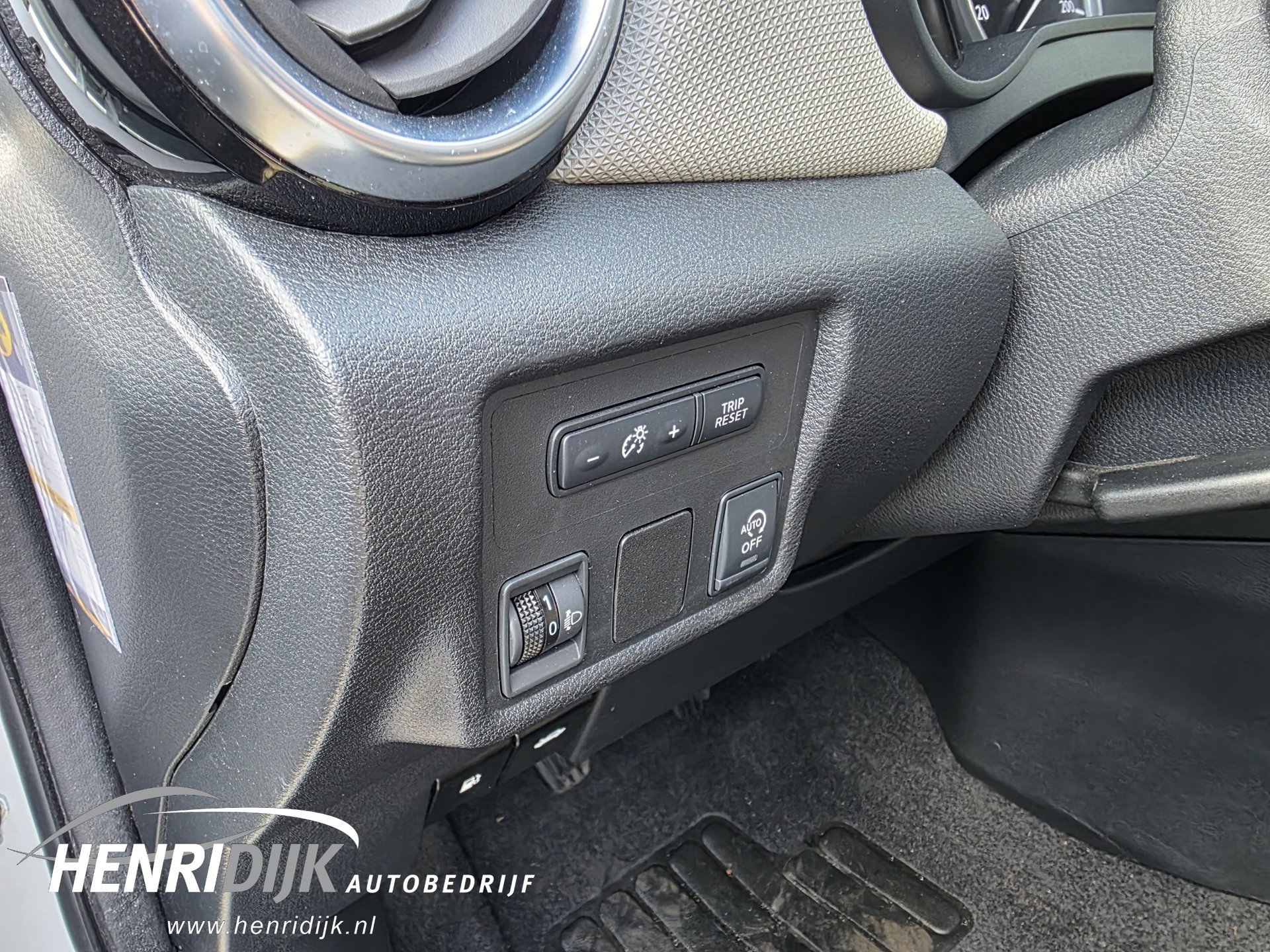 Nissan Micra 0.9 IG-T N-Connecta (2018), foto 14