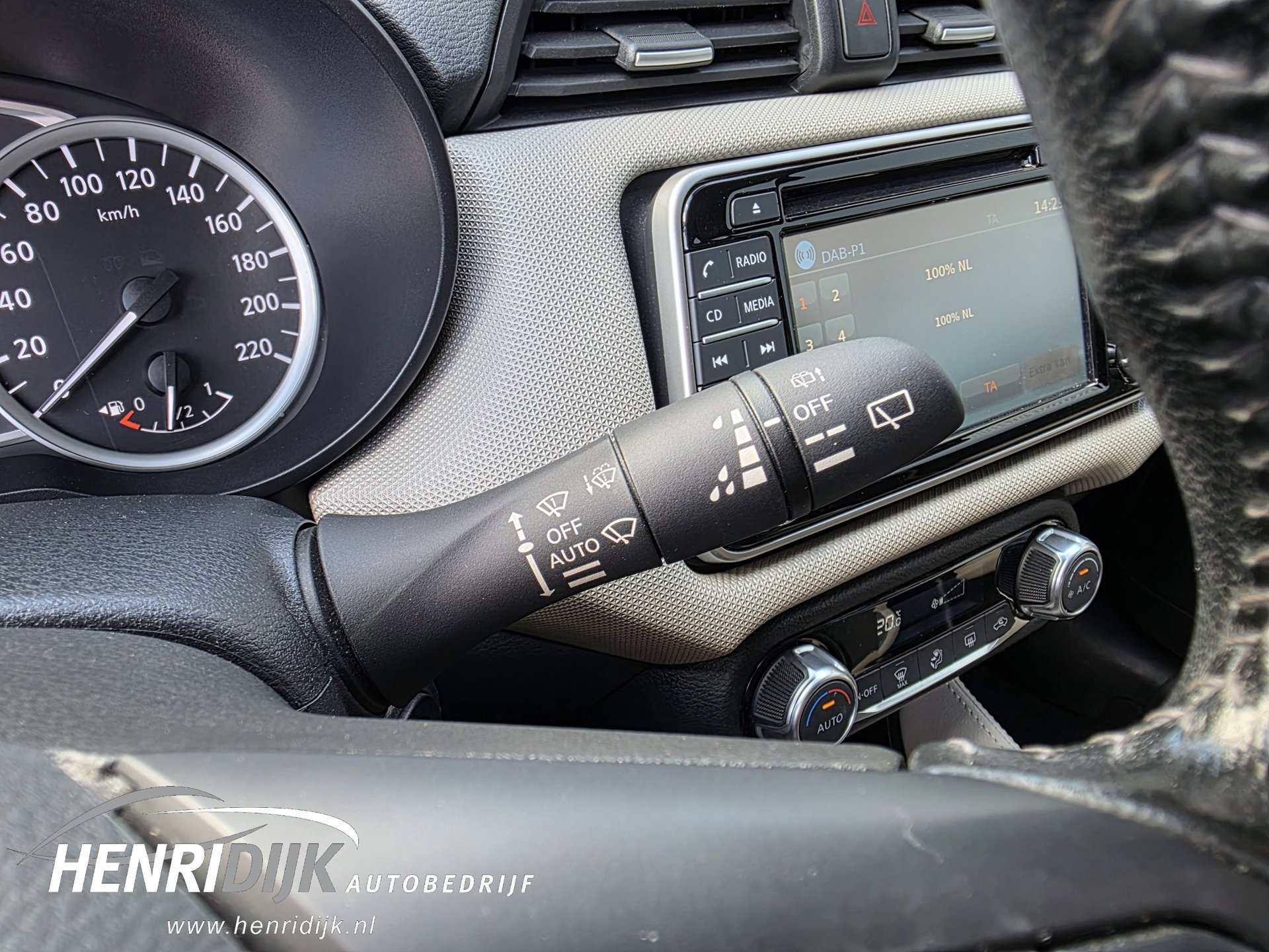 Nissan Micra 0.9 IG-T N-Connecta (2018), foto 19