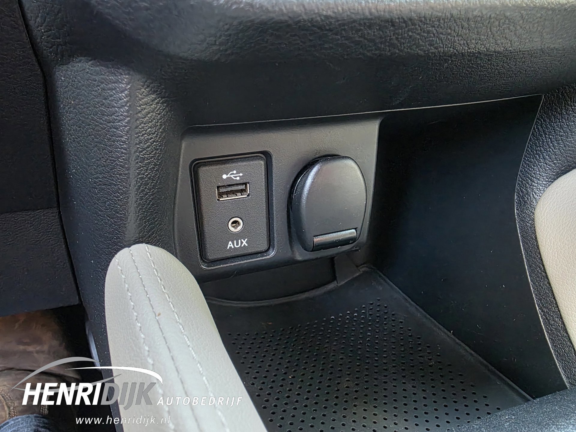 Nissan Micra 0.9 IG-T N-Connecta (2018), foto 23