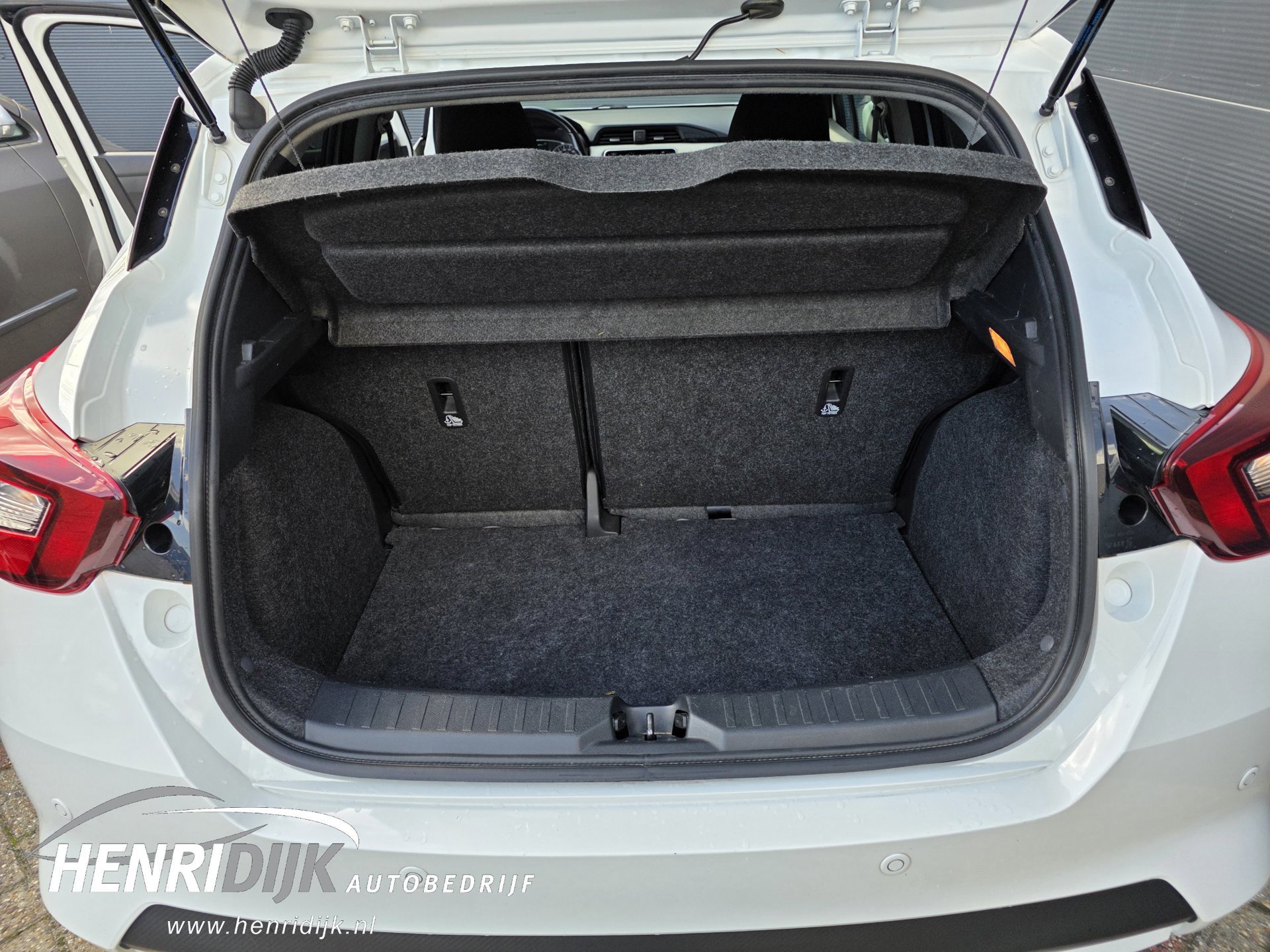 Nissan Micra 0.9 IG-T N-Connecta (2018), foto 30