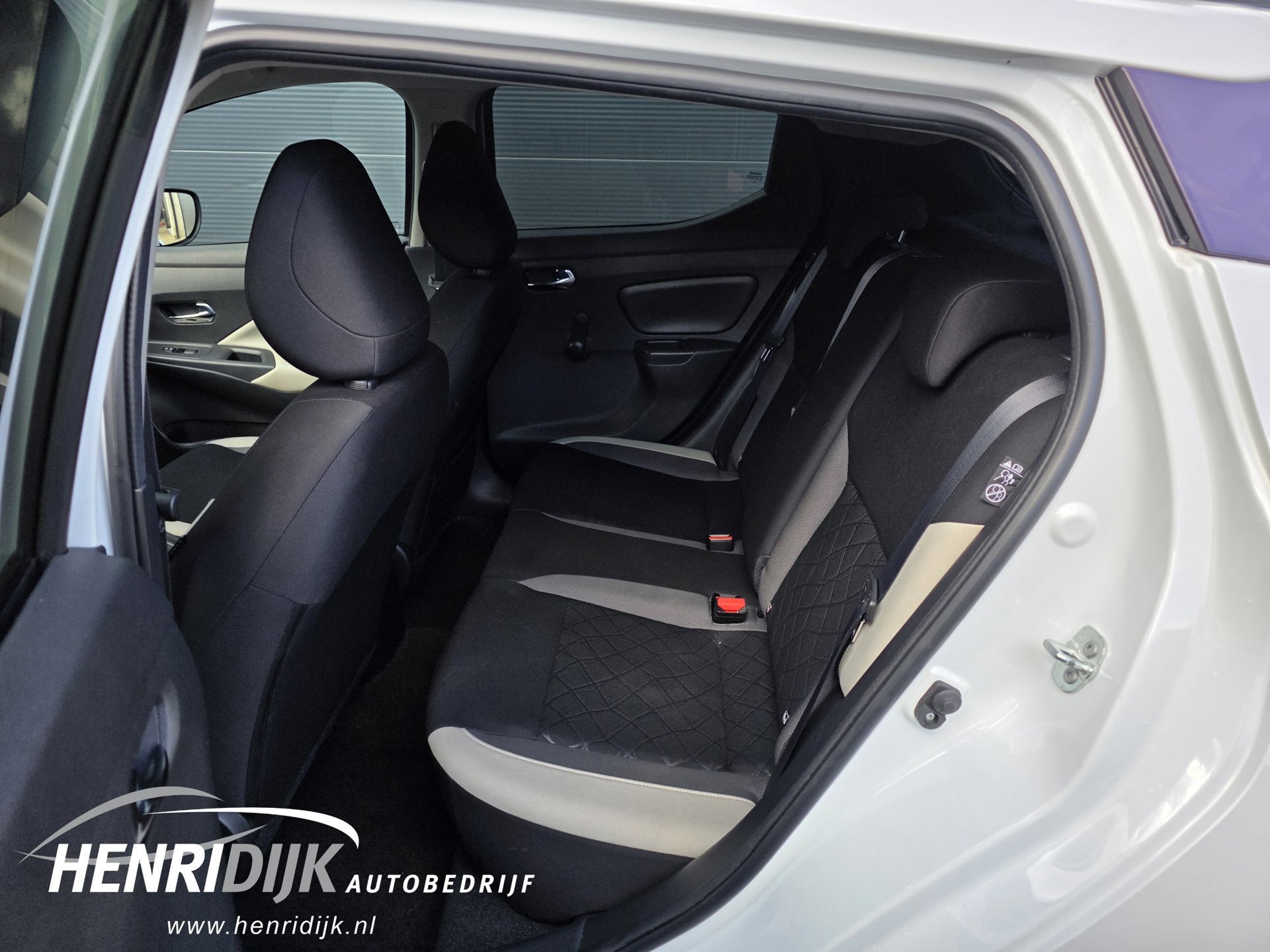 Nissan Micra 0.9 IG-T N-Connecta (2018), foto 8