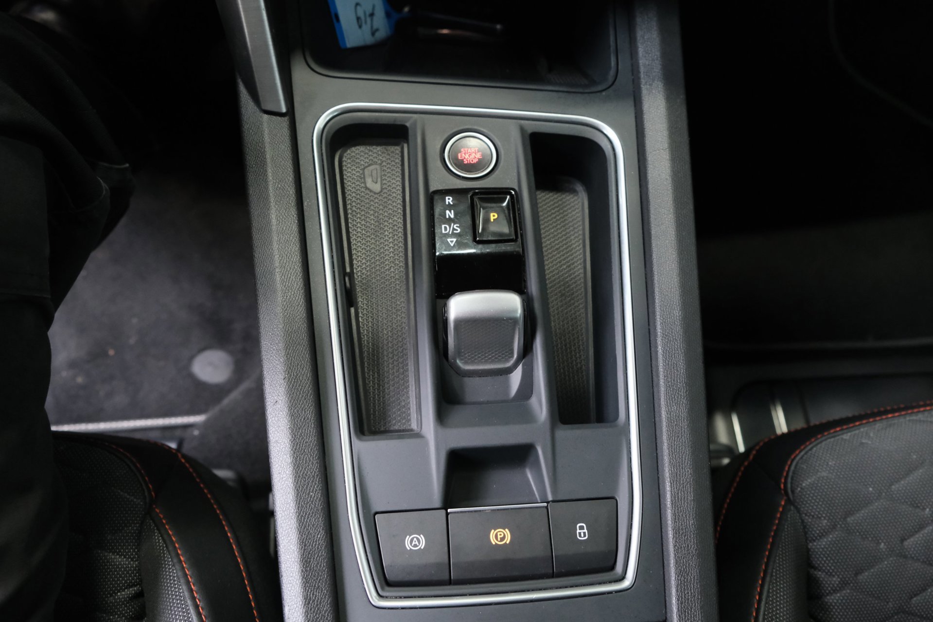 Seat Leon Sportstourer 1.5 eTSI FR Business Intense (2022), foto 27