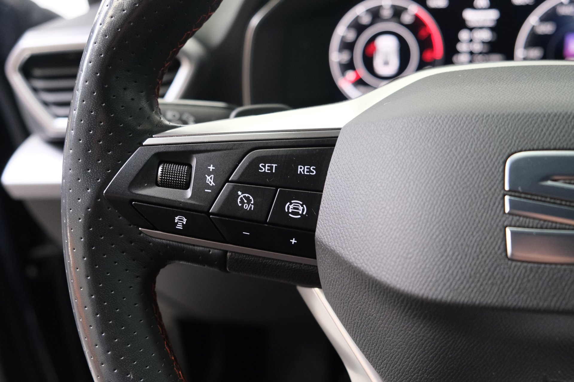 Seat Leon Sportstourer 1.5 eTSI FR Business Intense (2022), foto 28