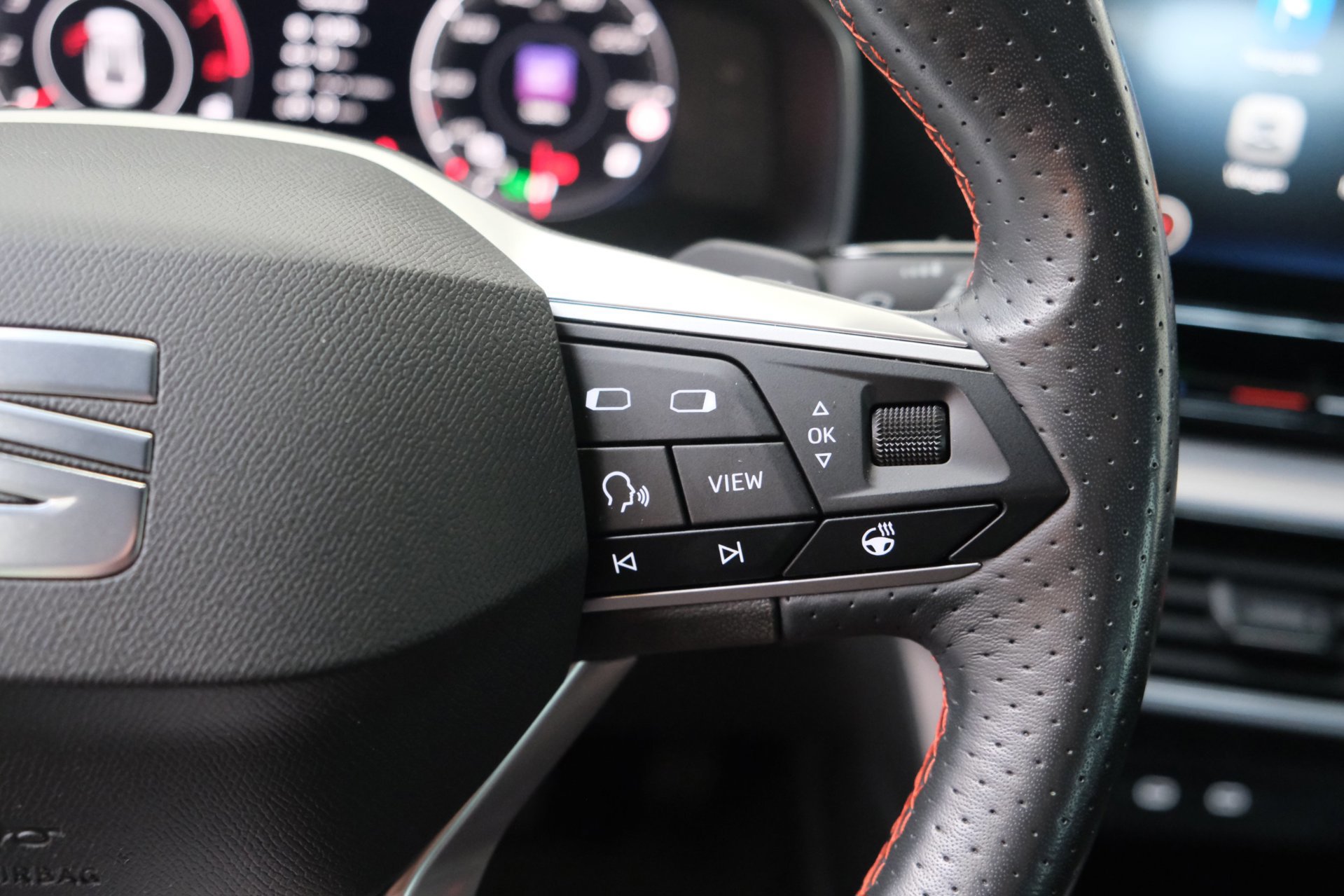 Seat Leon Sportstourer 1.5 eTSI FR Business Intense (2022), foto 29