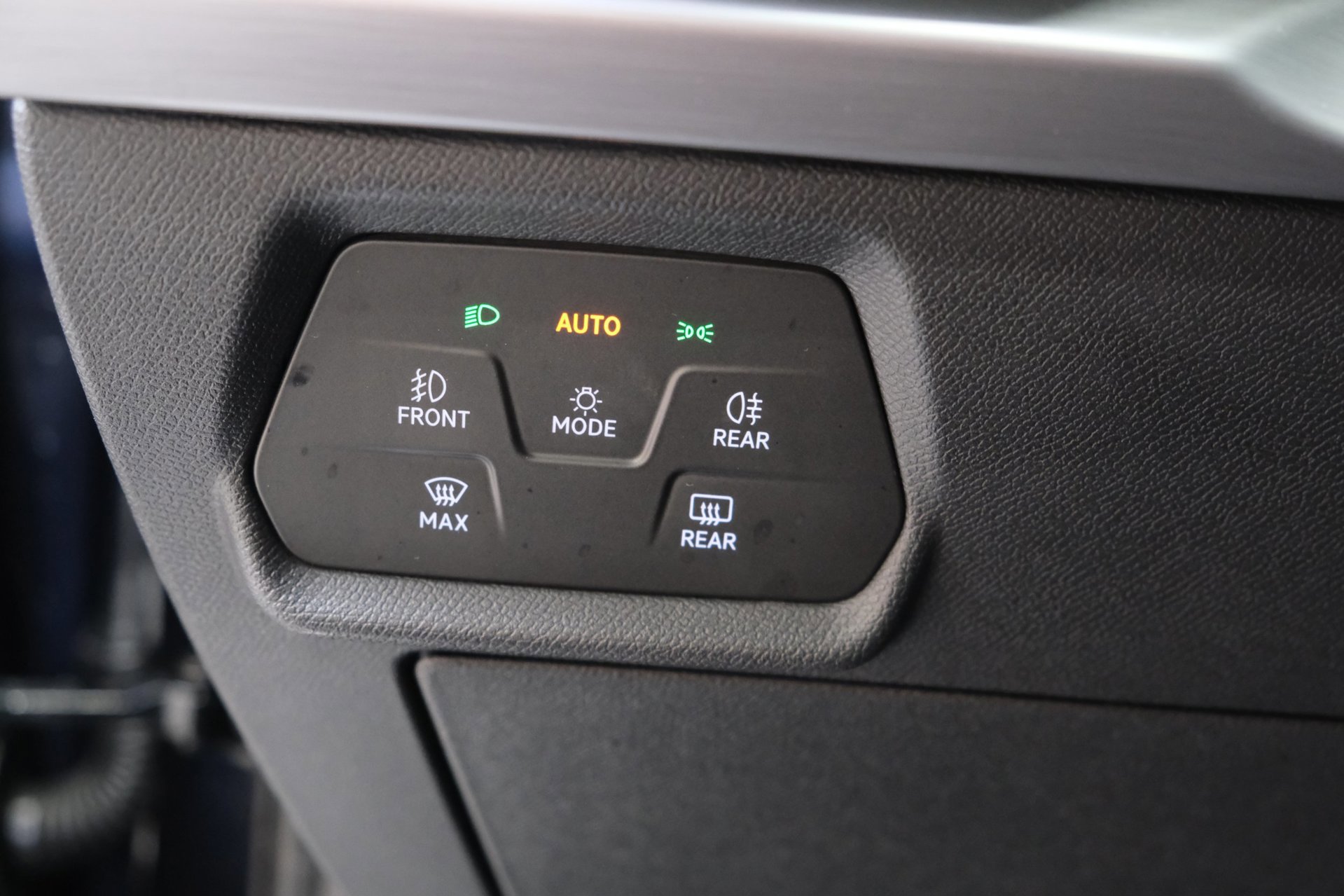 Seat Leon Sportstourer 1.5 eTSI FR Business Intense (2022), foto 32
