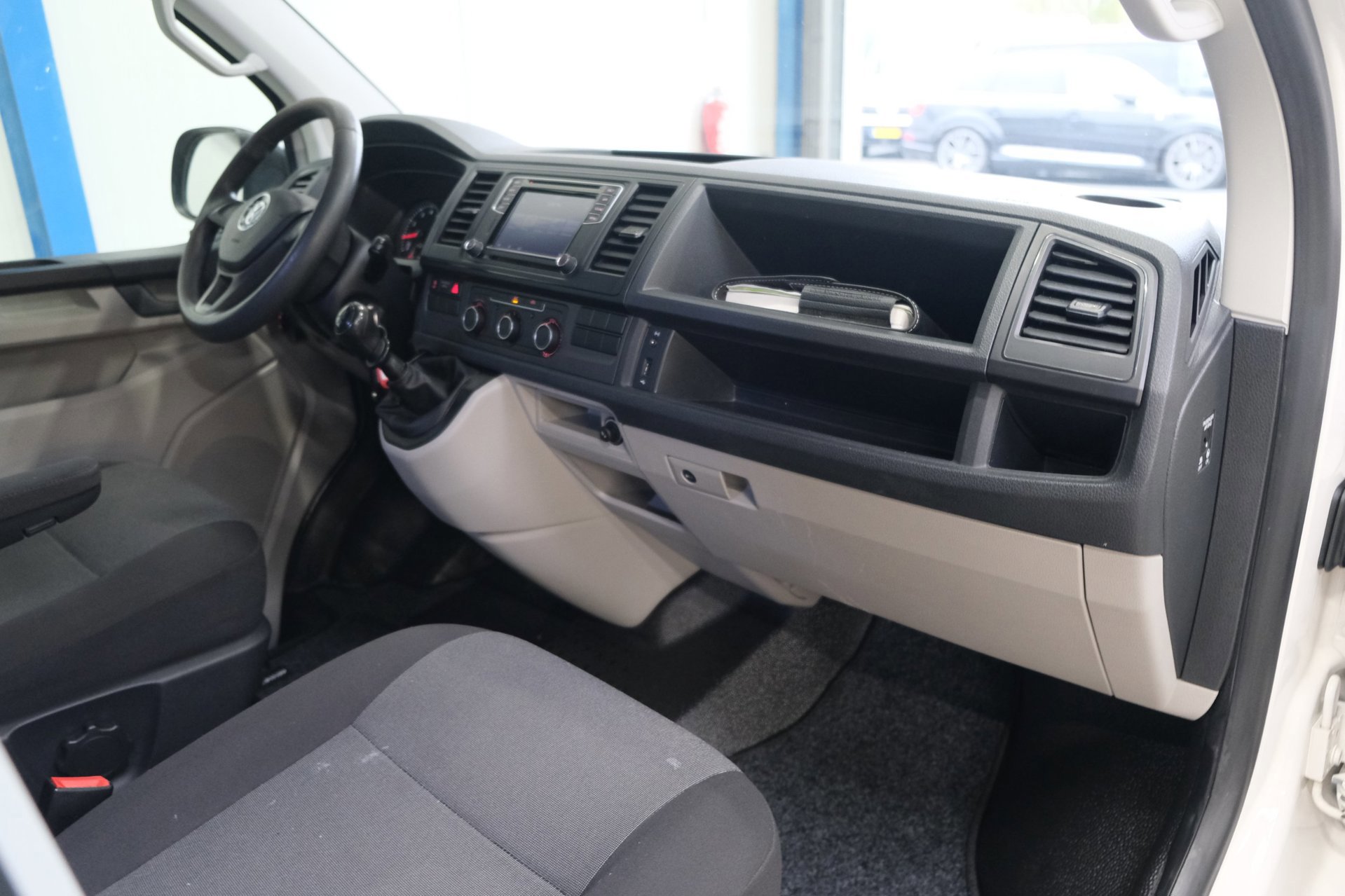 Volkswagen Transporter 2.0 TSI 150PK L2H2 Highline (2019), foto 8
