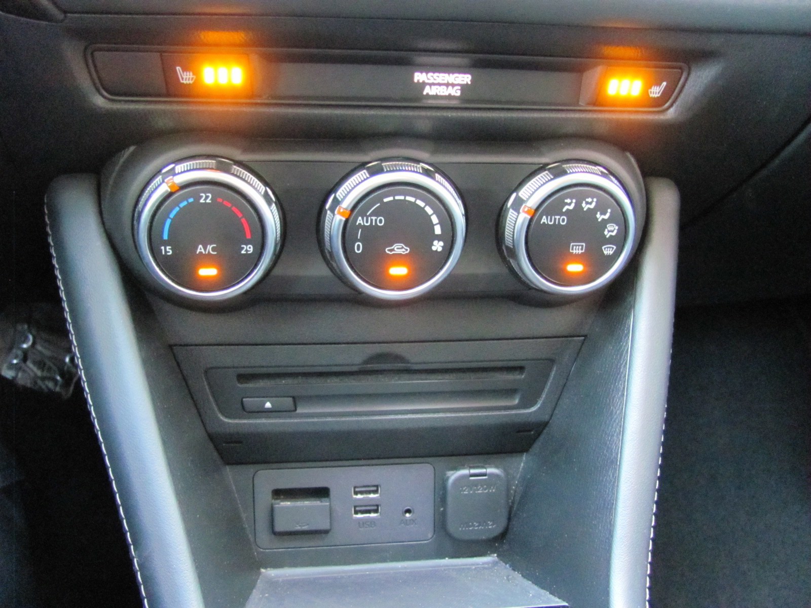 Mazda CX-3 2.0 SkyActiv-G 120 GT-M (2019), foto 15