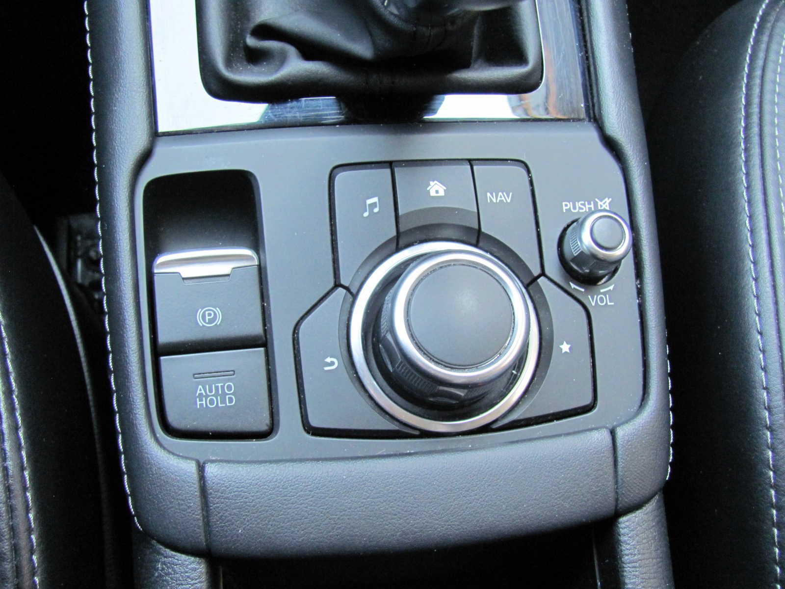 Mazda CX-3 2.0 SkyActiv-G 120 GT-M (2019), foto 16