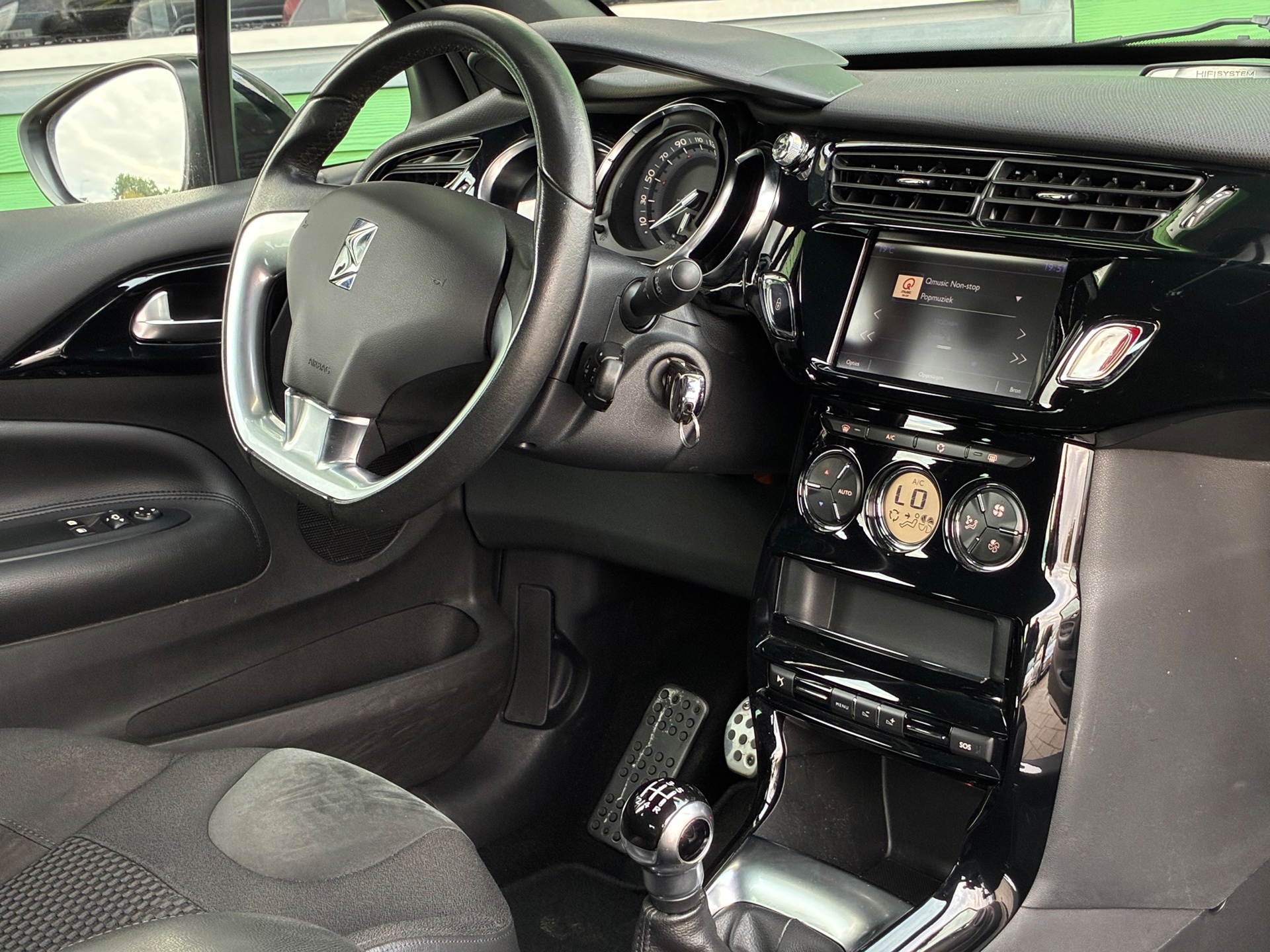 DS 3 1.2 PureTech So Chic (2016), foto 11
