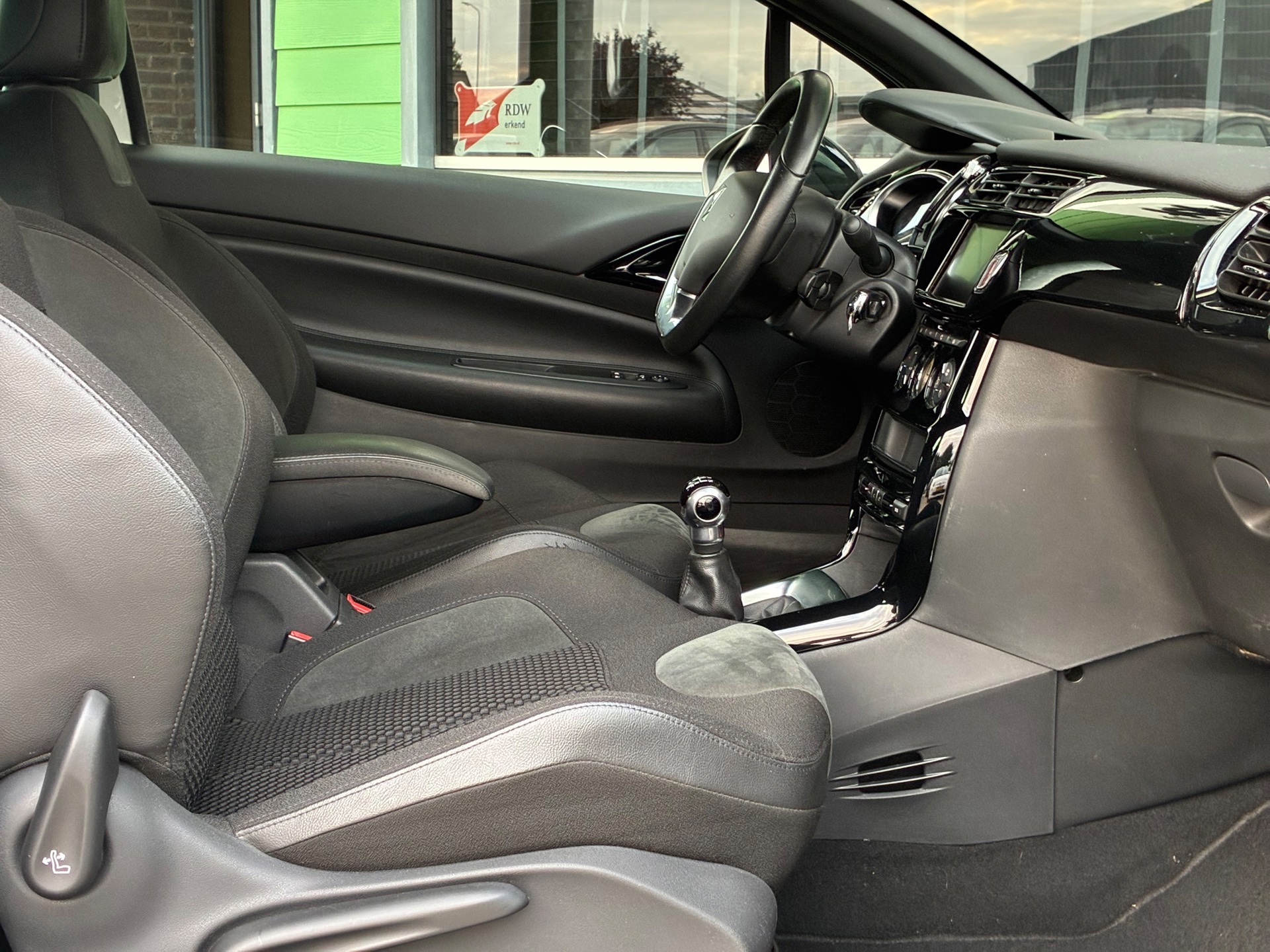 DS 3 1.2 PureTech So Chic (2016), foto 12