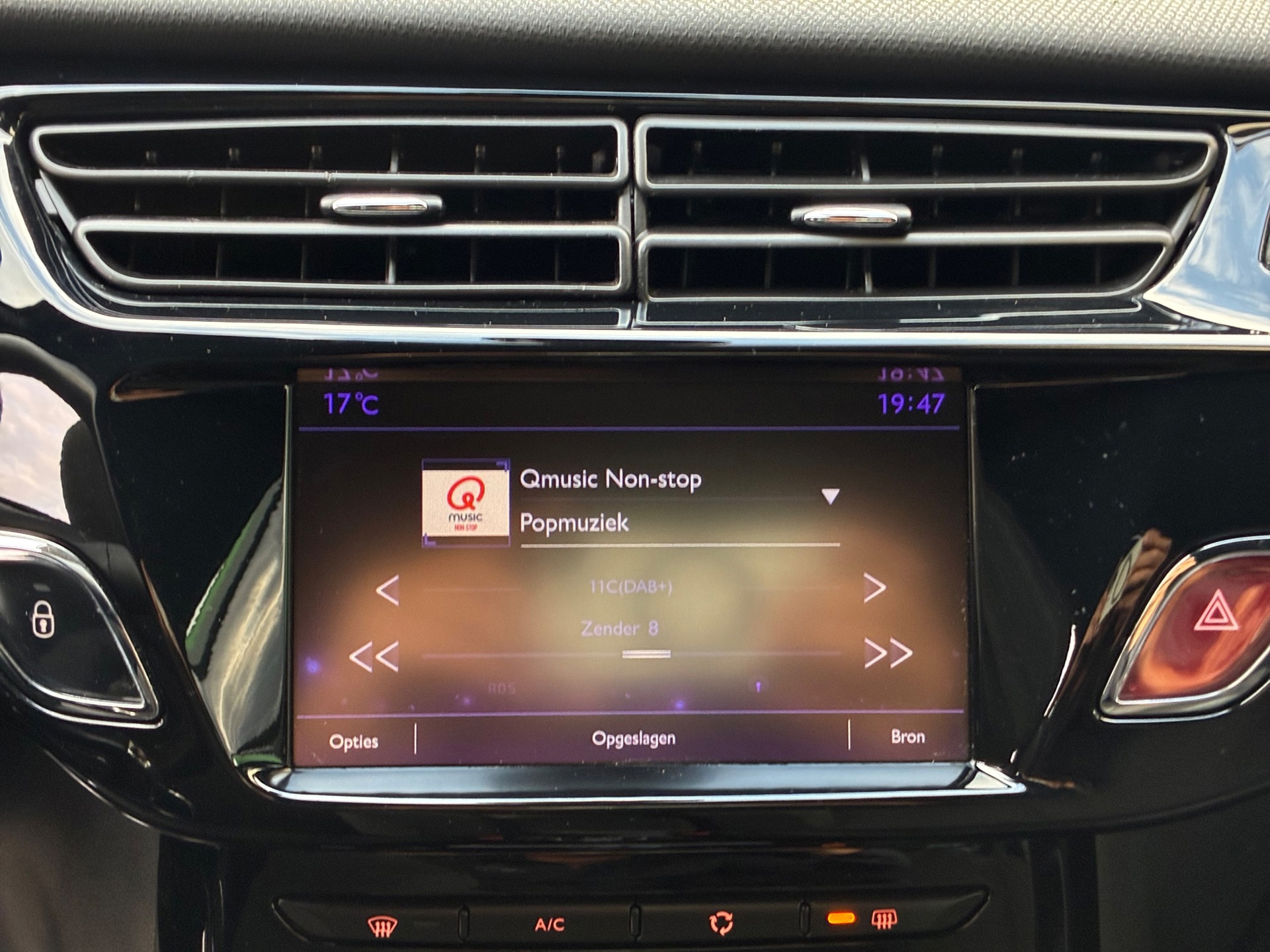DS 3 1.2 PureTech So Chic (2016), foto 14