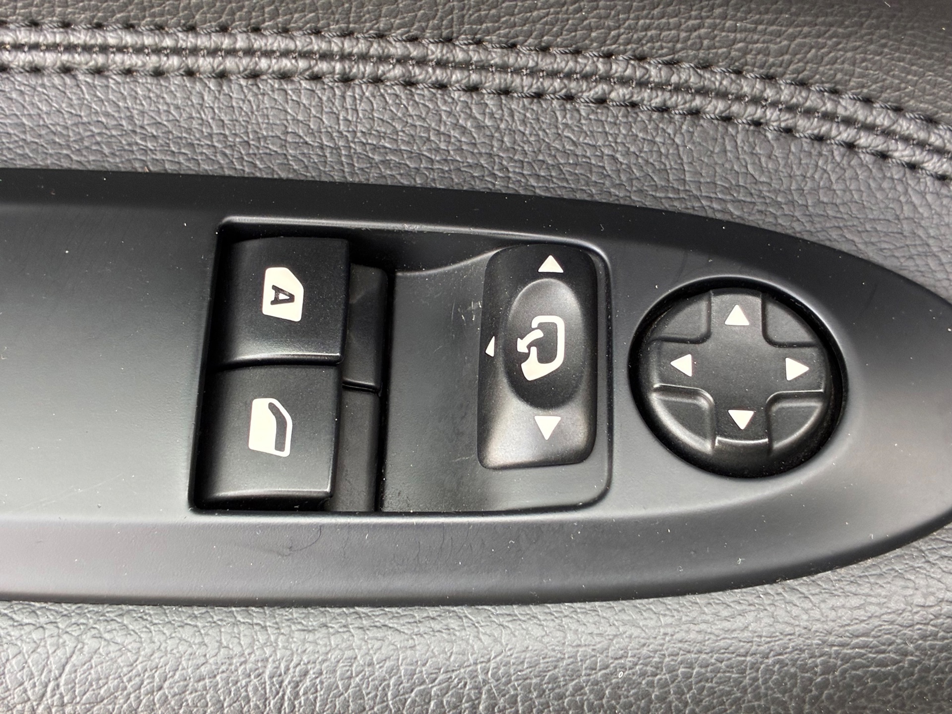 DS 3 1.2 PureTech So Chic (2016), foto 19