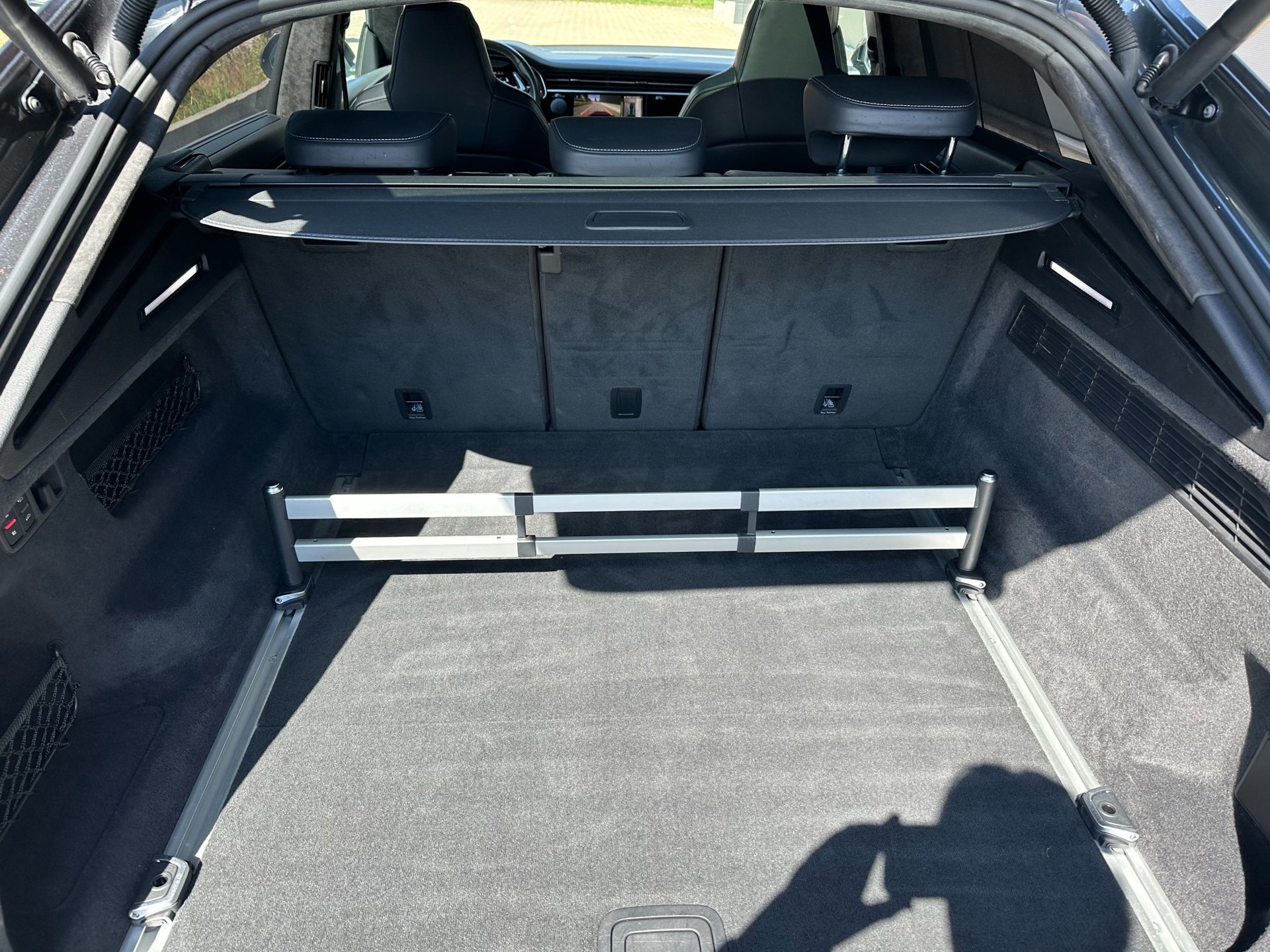Audi SQ8 4.0 TDI quattro (2020), foto 11