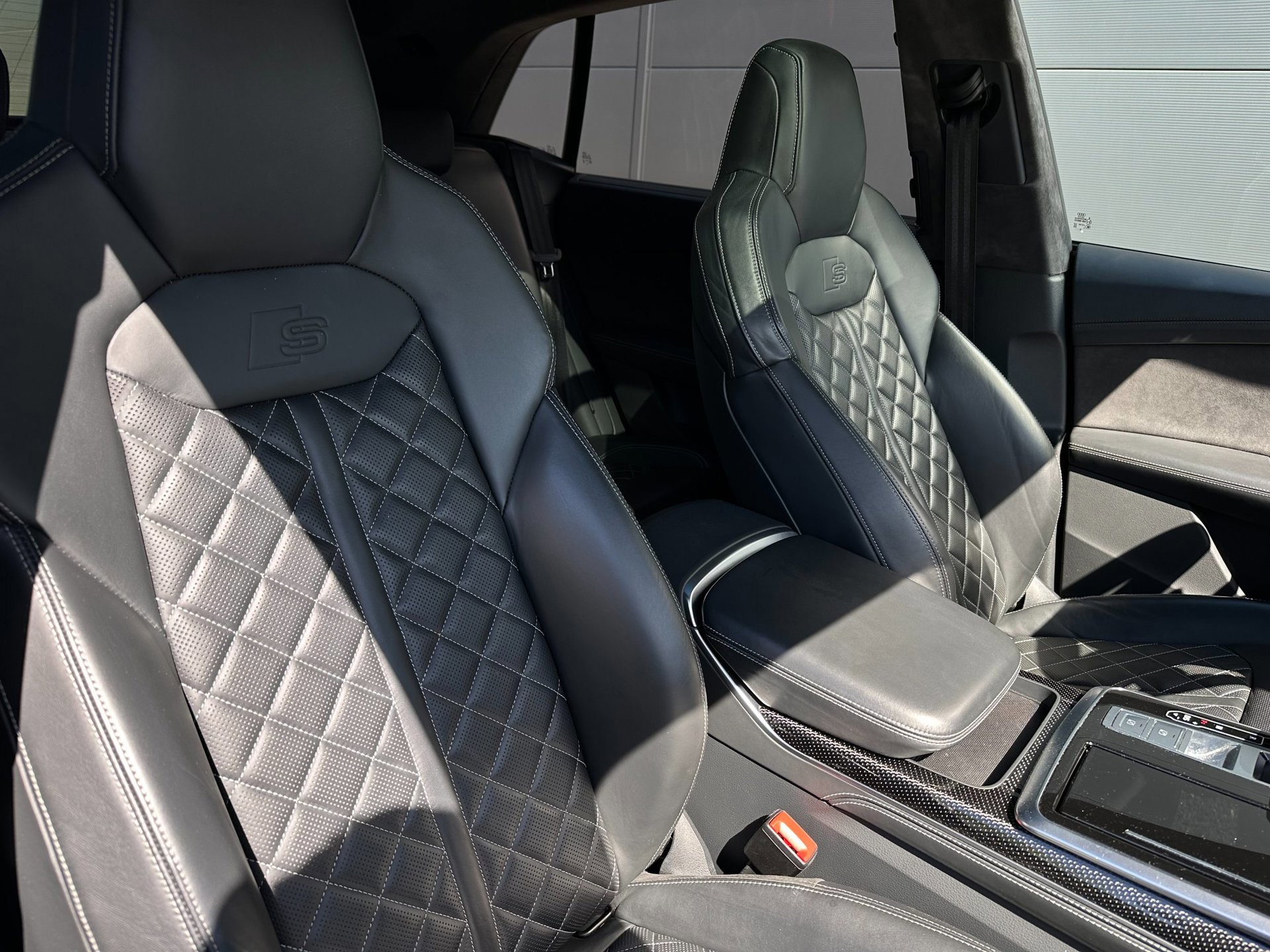 Audi SQ8 4.0 TDI quattro (2020), foto 18