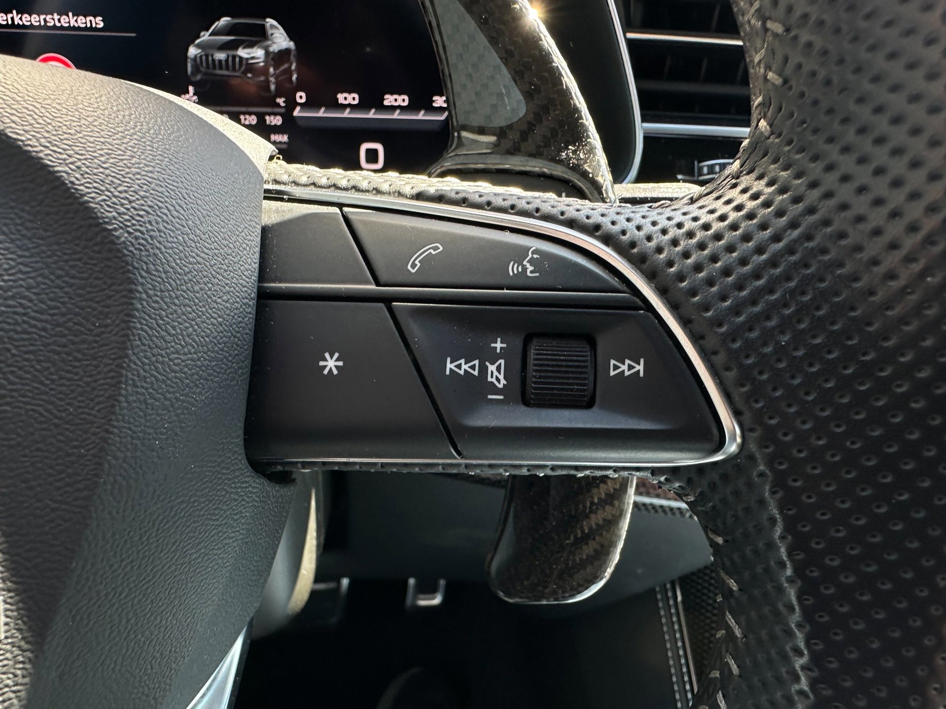 Audi SQ8 4.0 TDI quattro (2020), foto 24