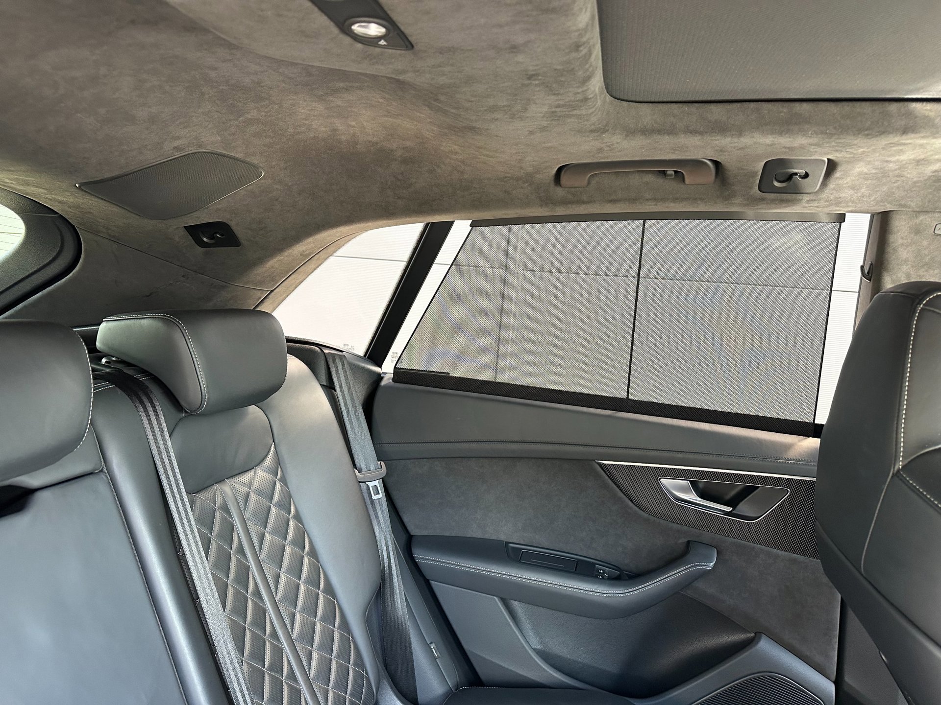 Audi SQ8 4.0 TDI quattro (2020), foto 40