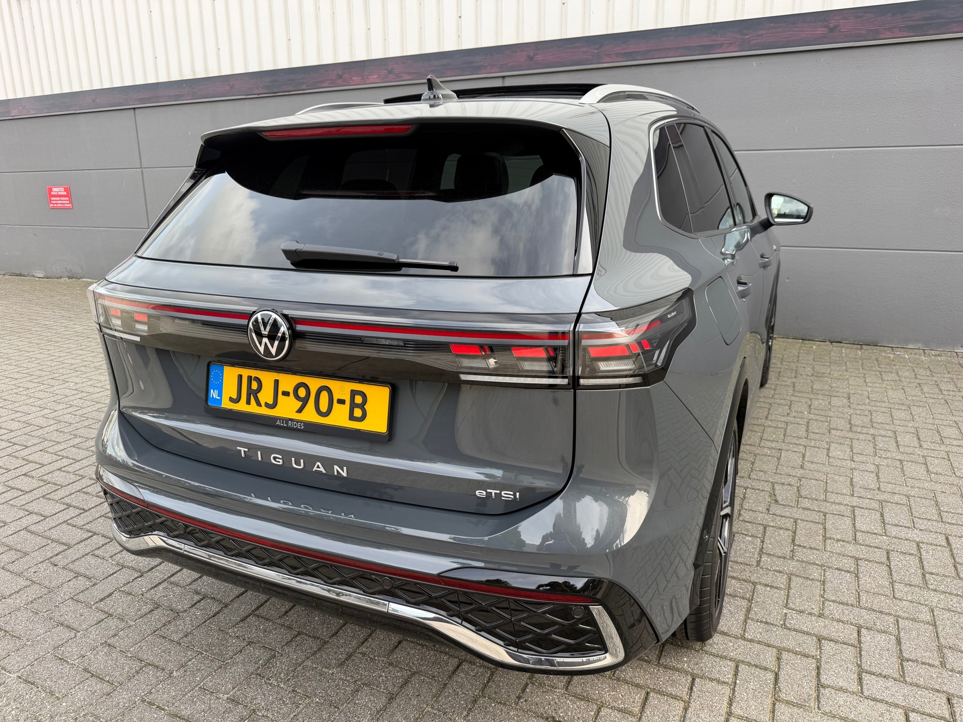 Volkswagen Tiguan 1.5 eTSI R-Line Business150PK (2025), foto 5