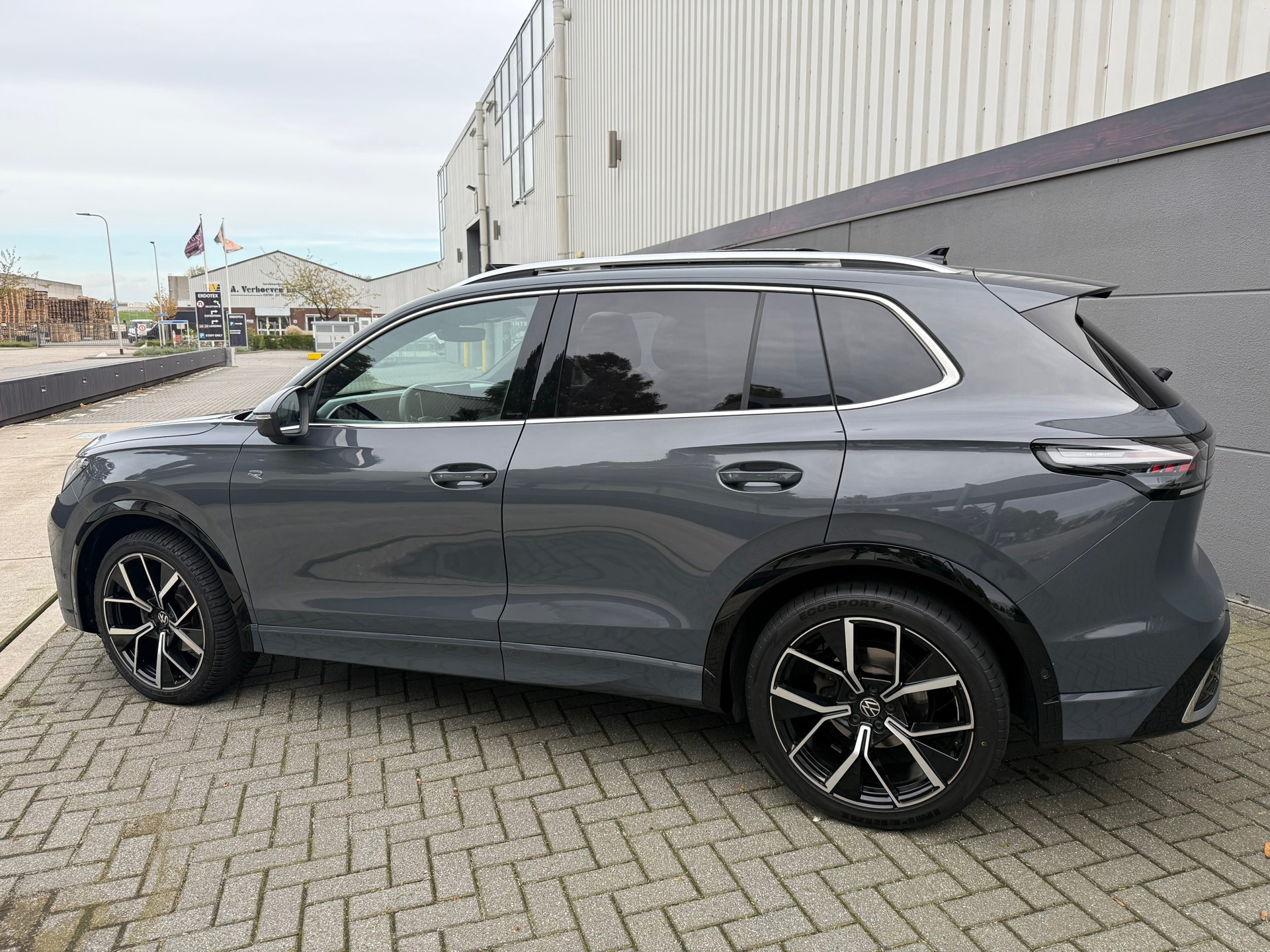 Volkswagen Tiguan 1.5 eTSI R-Line Business150PK (2025), foto 8