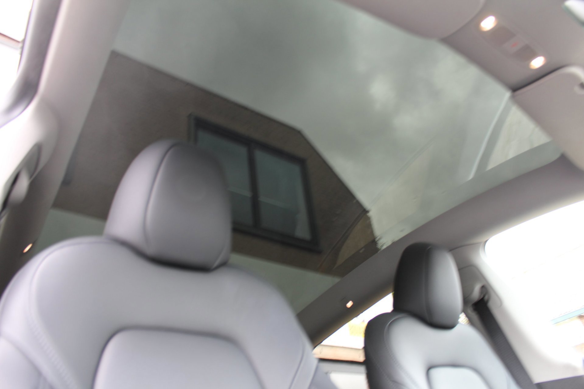 Tesla Model Y RWD SOH 93 (2022), foto 5