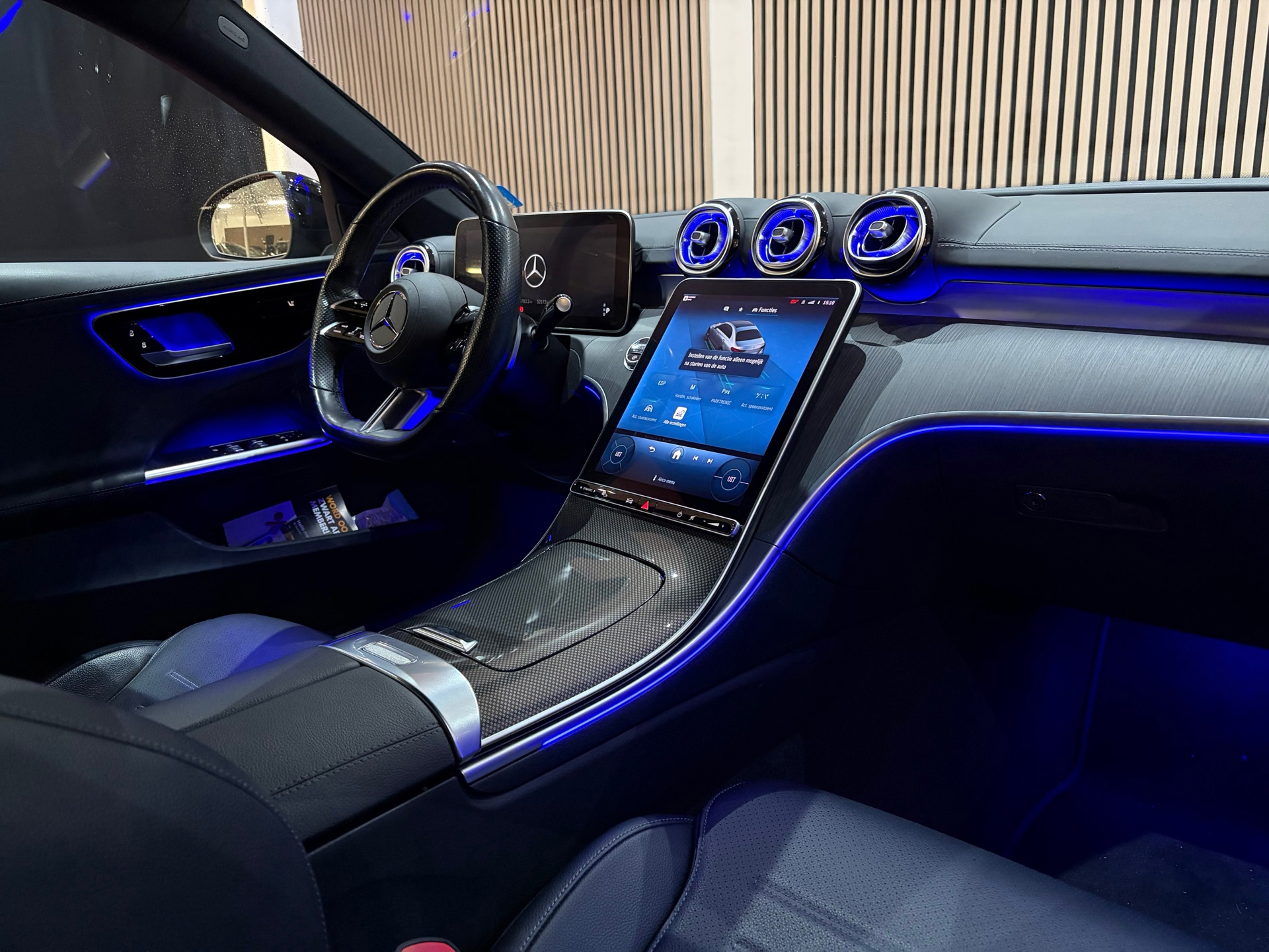 Mercedes-Benz C-klasse 200 AMG Line 360 camera (2022), foto 22