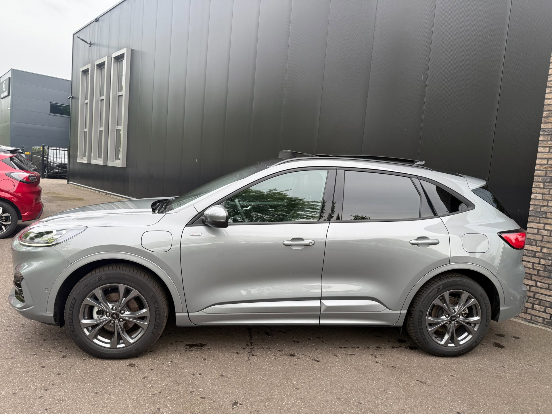 Ford Kuga 2.5 225pk PHEV ST-Line X (2023), foto 2