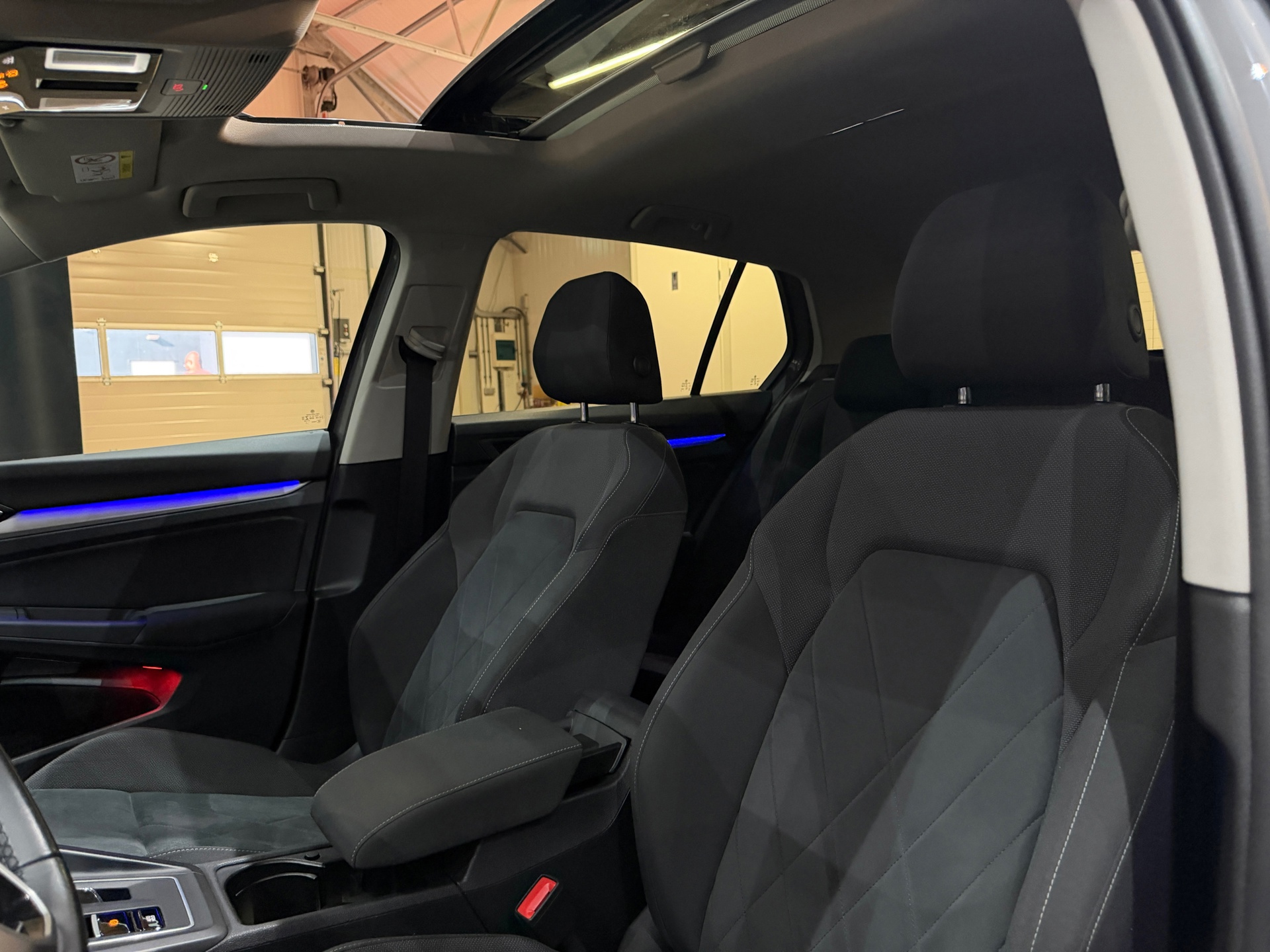 Volkswagen Golf 1.5 eTSI Style DSG (2021), foto 19