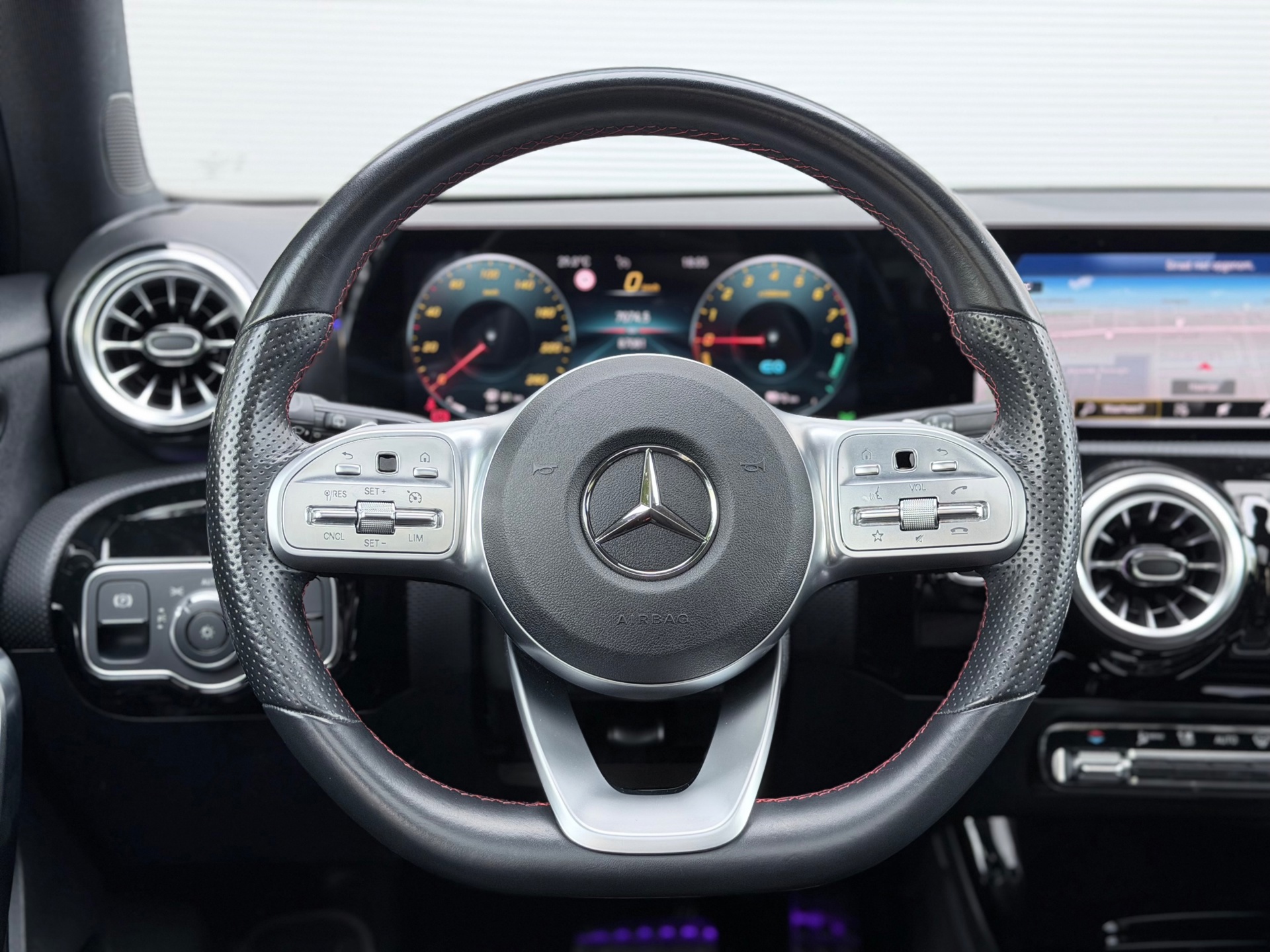 Mercedes-Benz A-klasse 250 e Premium (2021), foto 12