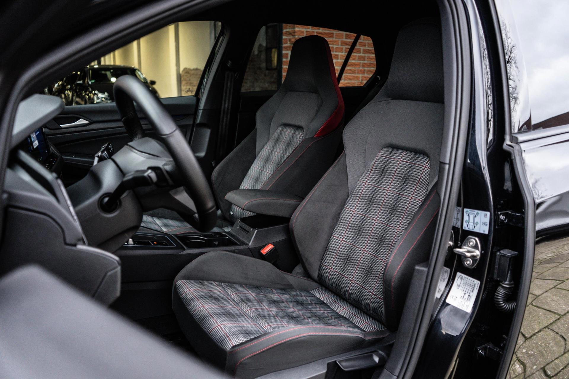 Volkswagen Golf 2.0 TSI GTI HARMAN K (2021), foto 13