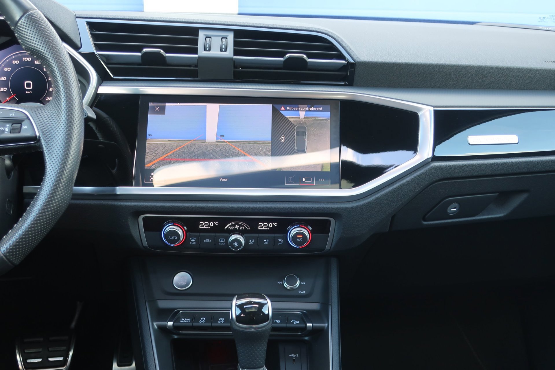 Audi Q3 Sportback 45 TFSI quattro ed. one S-Line 1e (2019), foto 14
